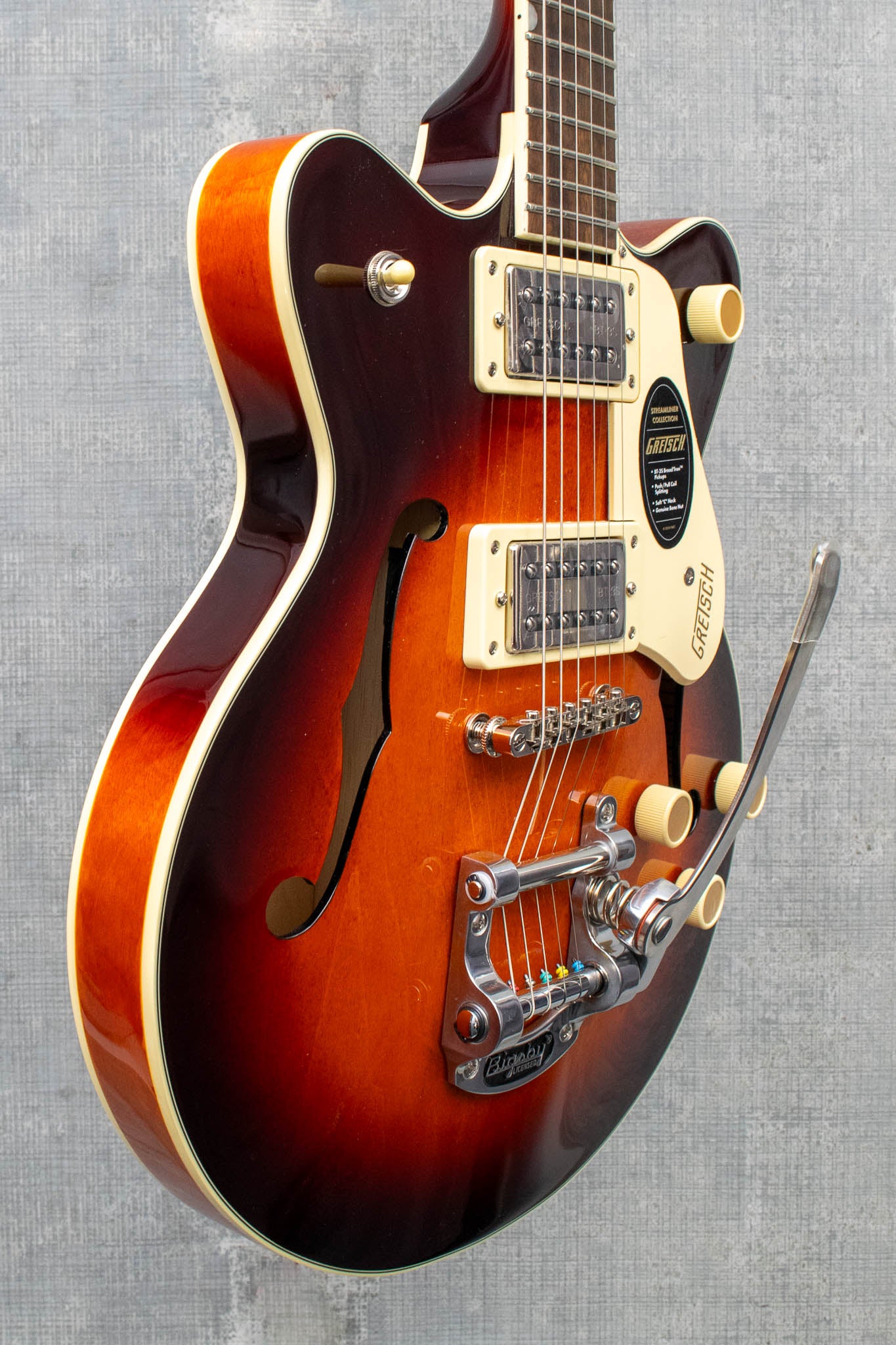 Gretsch G2655T Streamliner Center Block Jr. Double-Cut with Bigsby Forge Glow Mint
