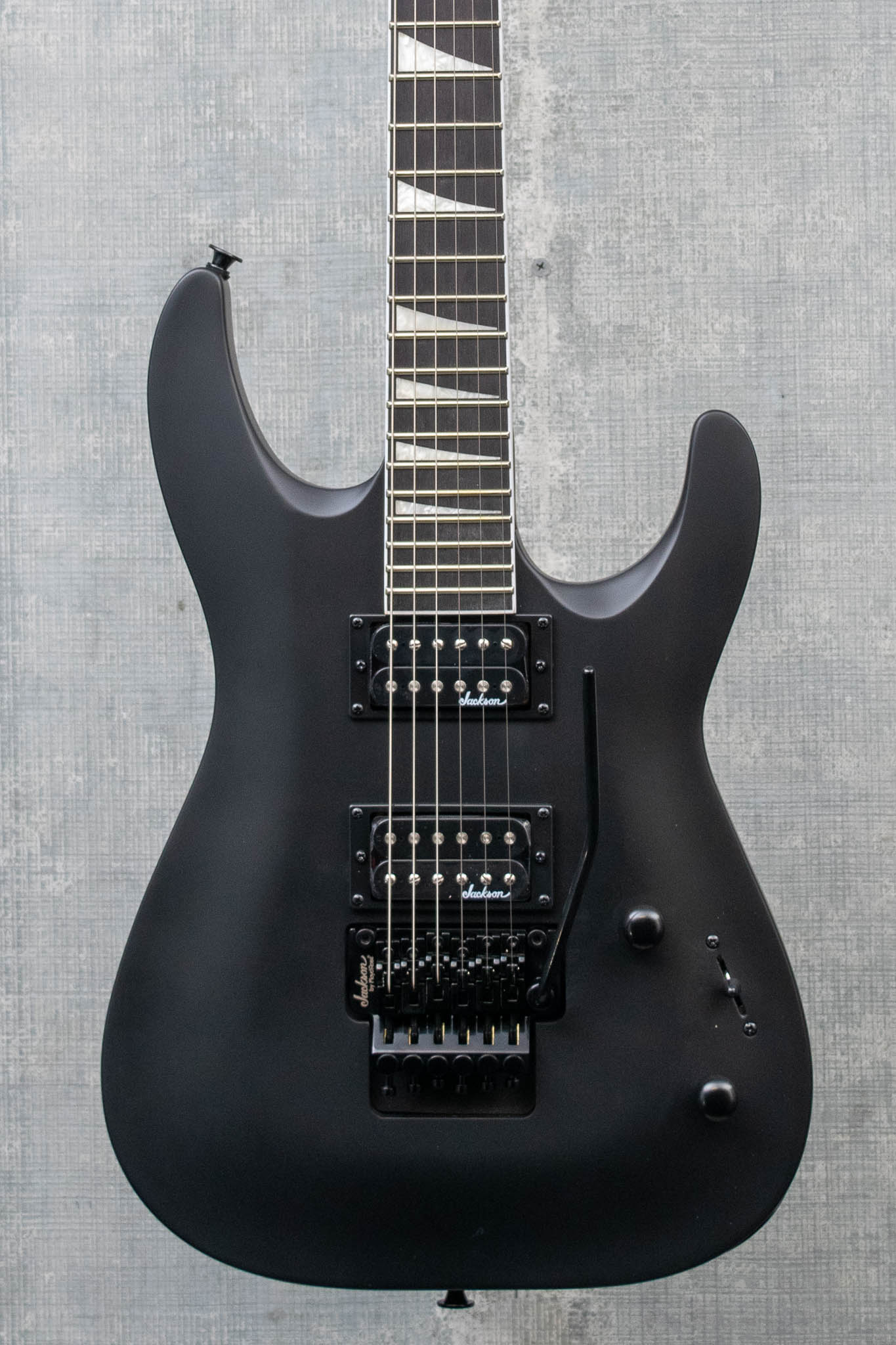 Jackson JS Series Dinky Arch Top JS32 DKA Satin Black