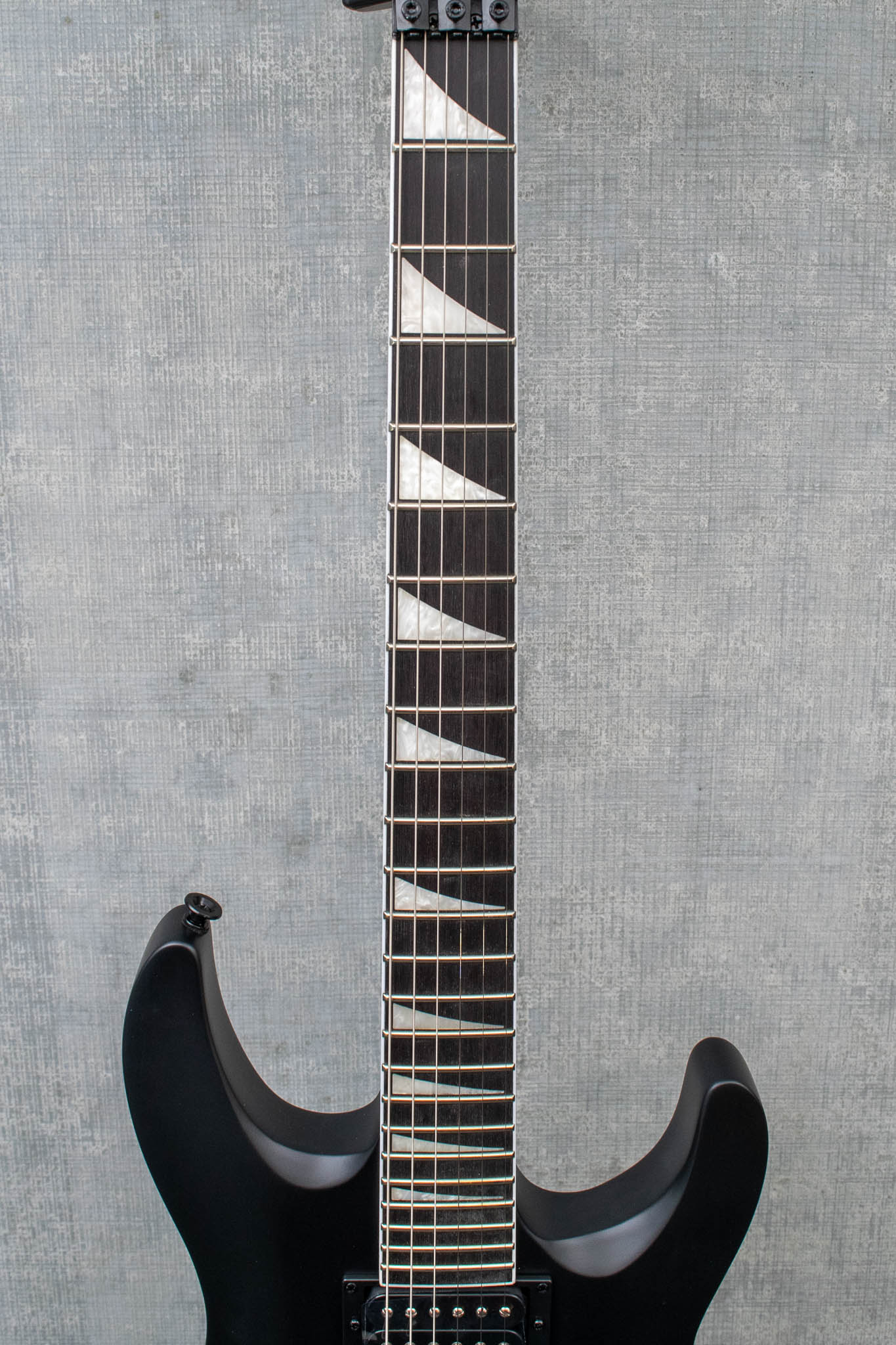 Jackson JS Series Dinky Arch Top JS32 DKA Satin Black