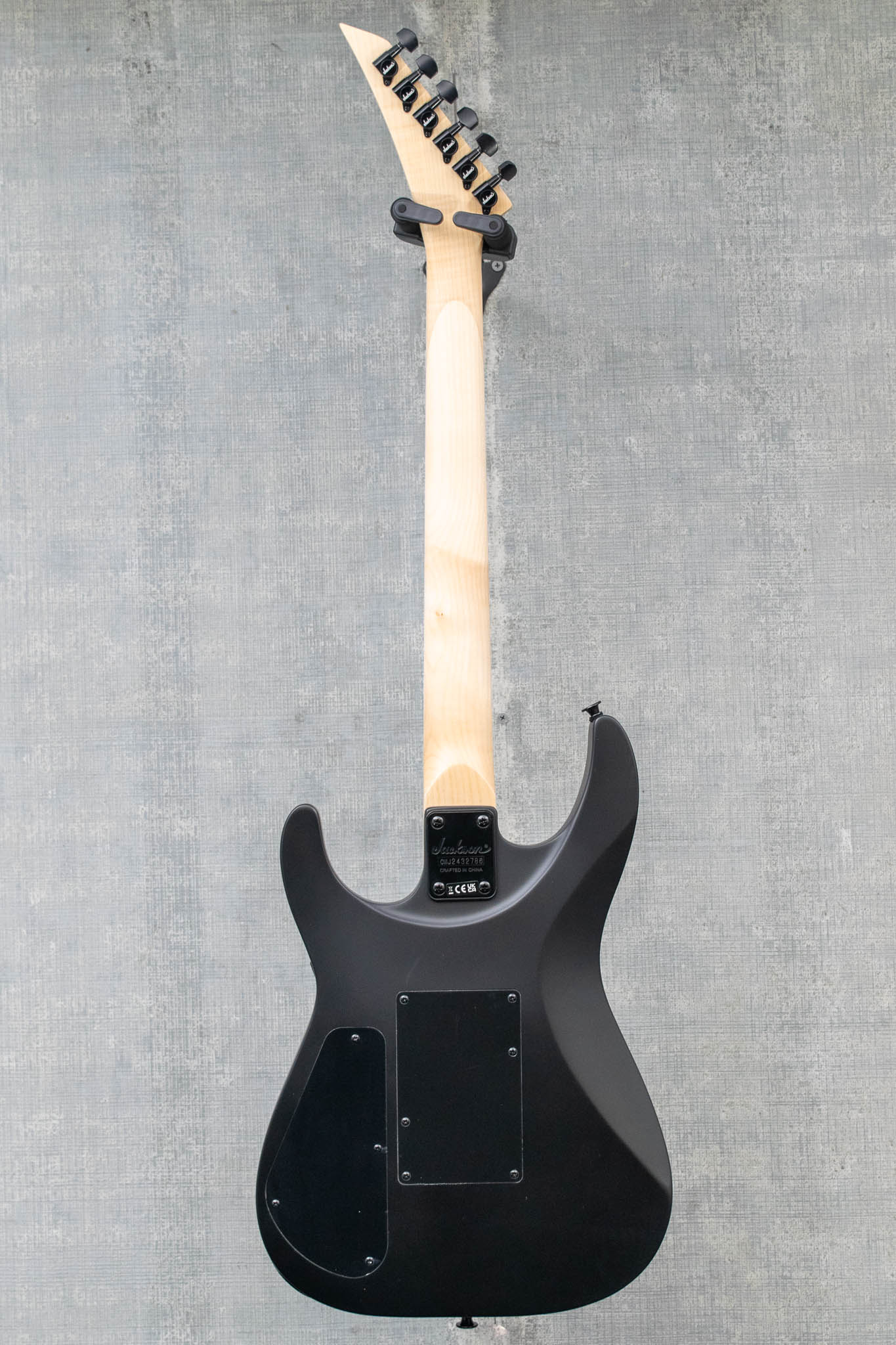 Jackson JS Series Dinky Arch Top JS32 DKA Satin Black