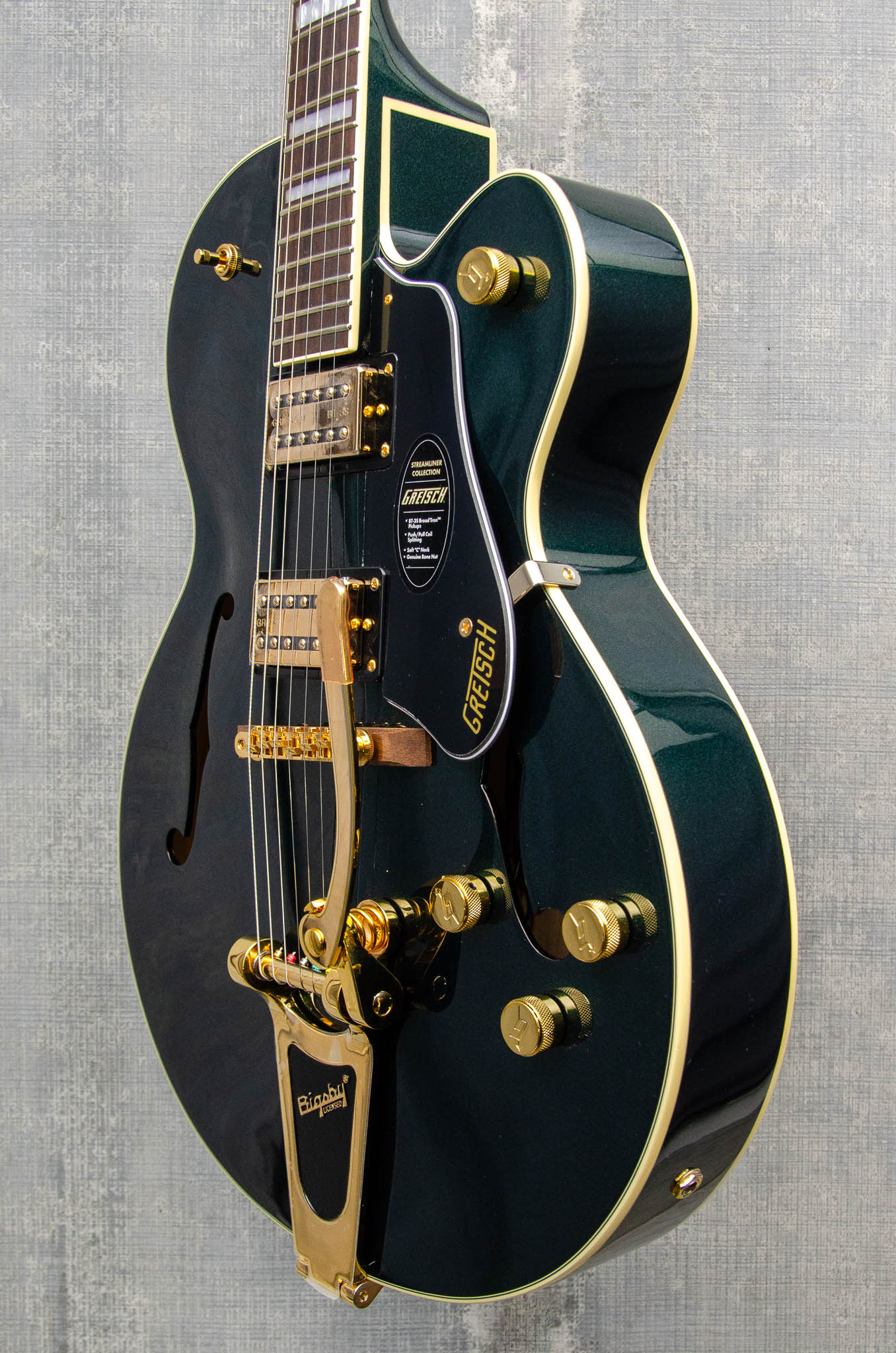 Gretsch G2420TG Streamliner Hollow Body with Bigsby LTD Broad'Tron BT-3S Cadillac Green