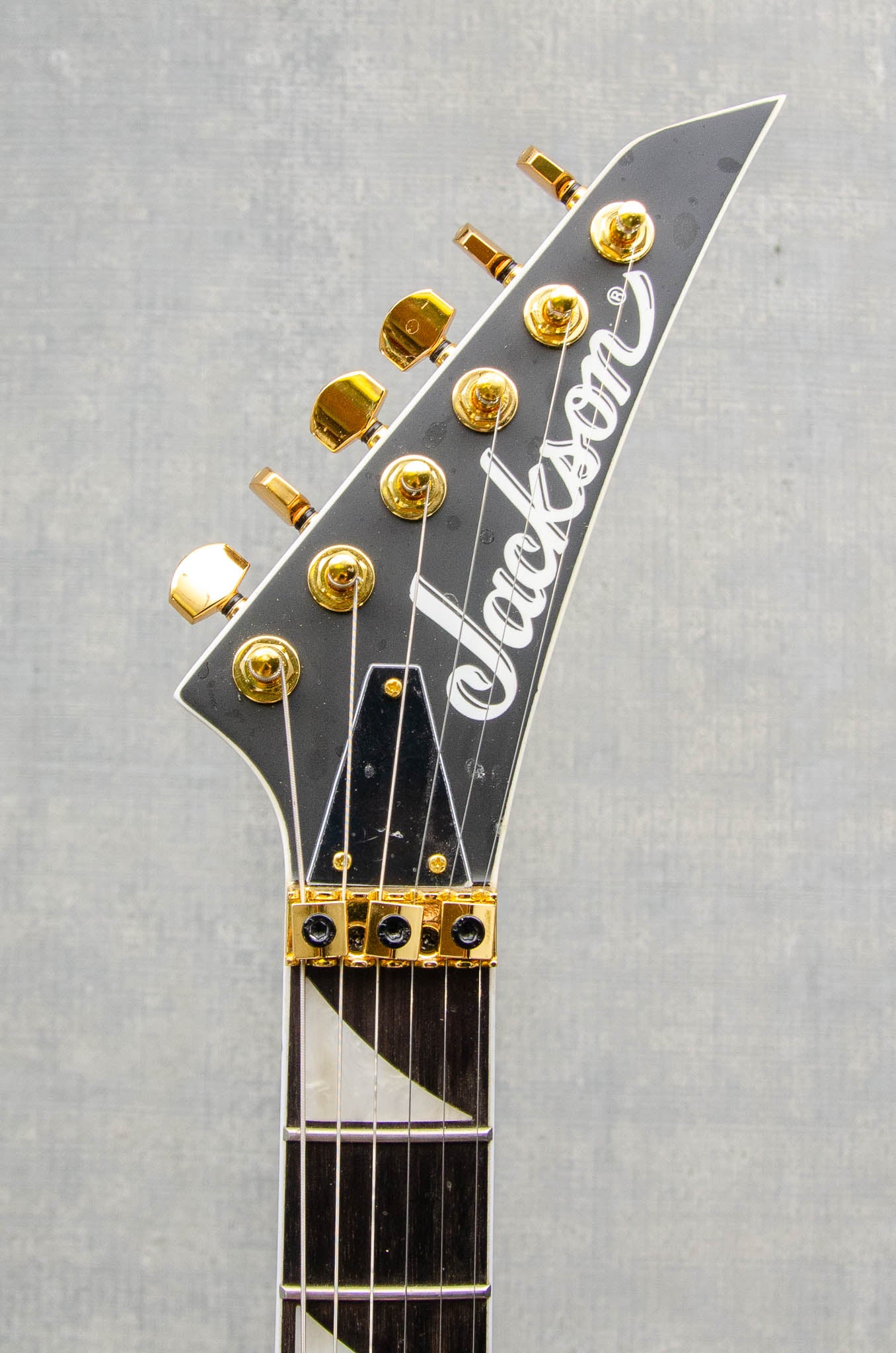 Used Jackson JS Series Rhoads Mahogany JS32 - Natural W/ Foam Core Case