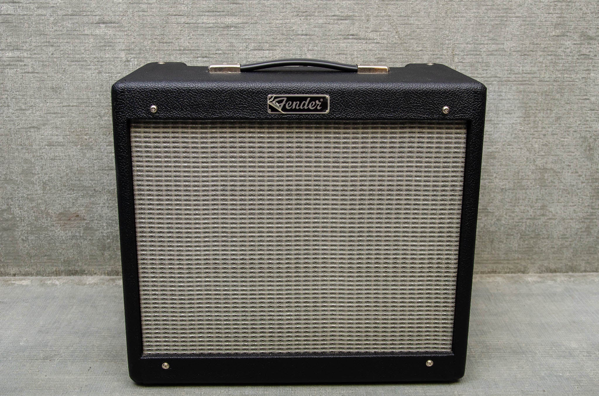Used Fender Blues Junior 15-Watt Combo - Black