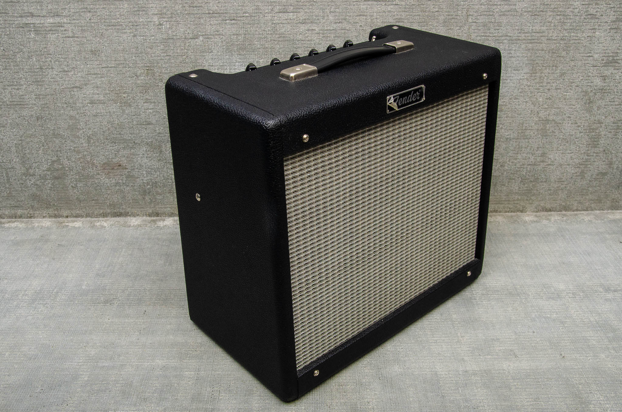 Used Fender Blues Junior 15-Watt Combo - Black