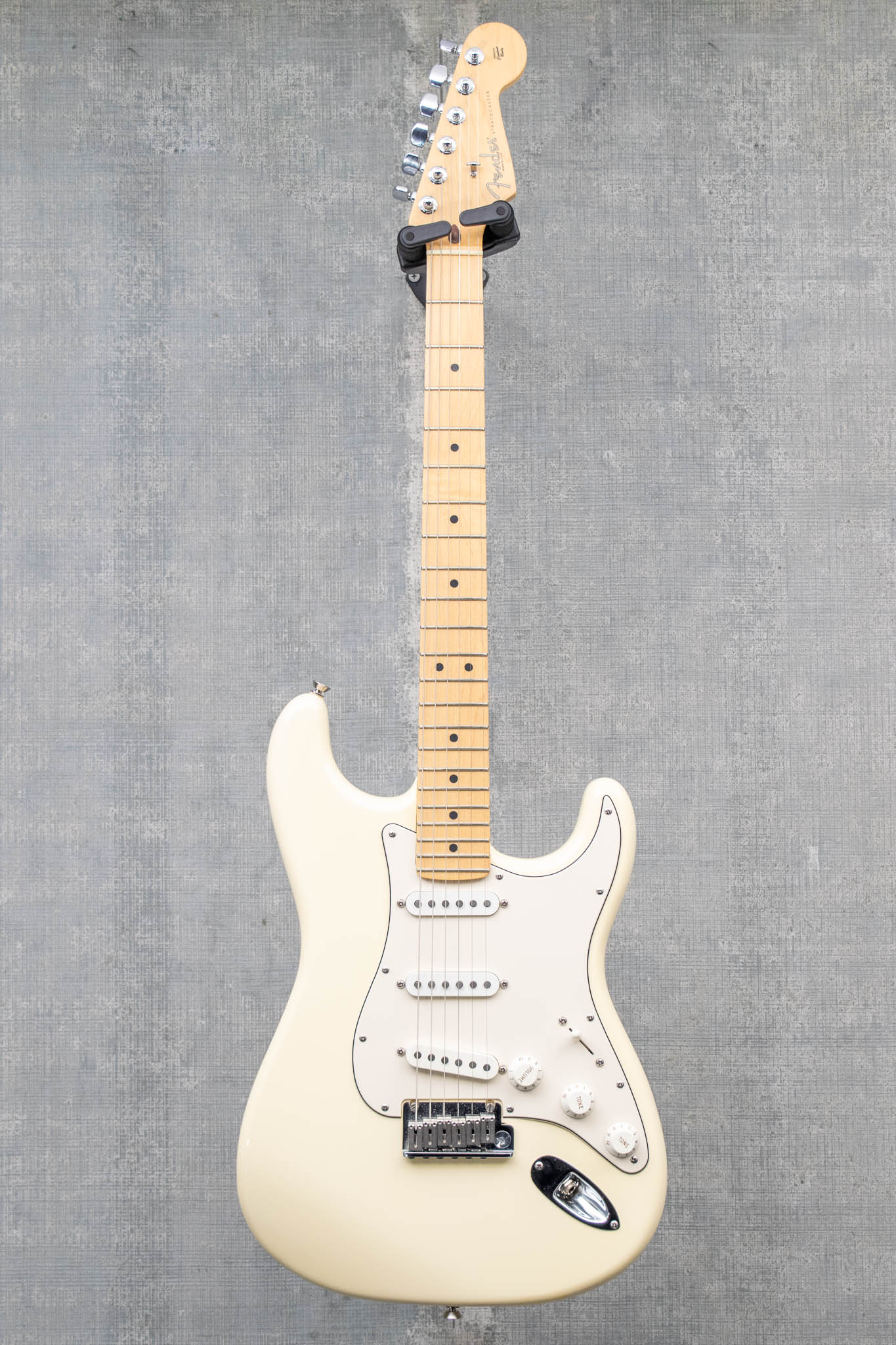 Used Fender American Stratocaster Olympic White (2005)