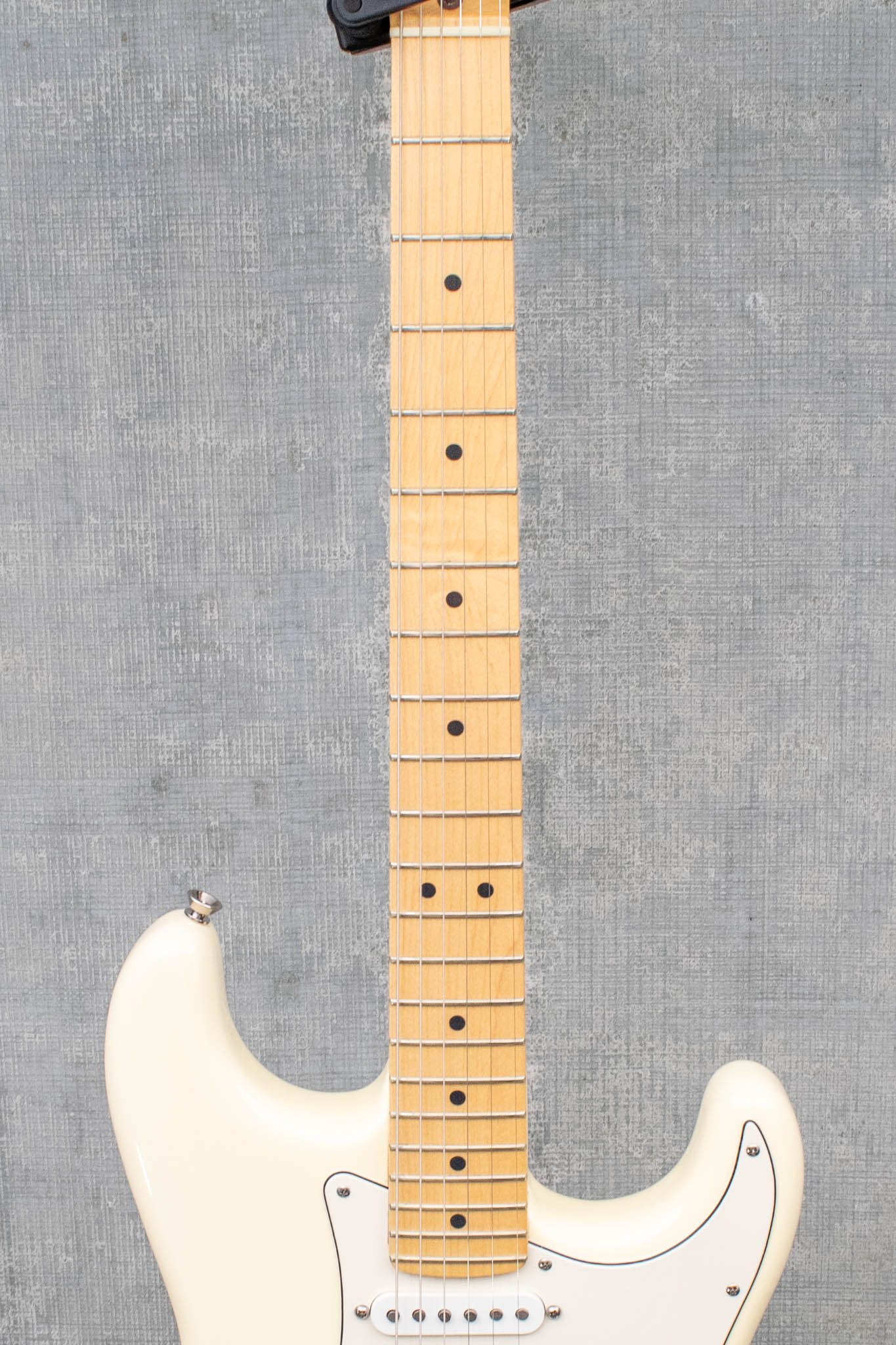 Used Fender American Stratocaster Olympic White (2005)