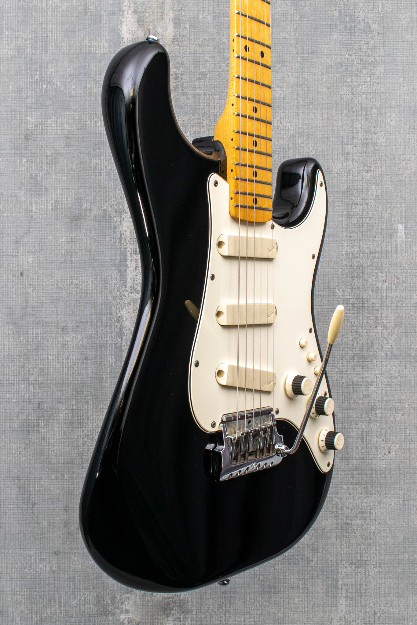 Used Fender Elite Stratocaster - Black (1983)