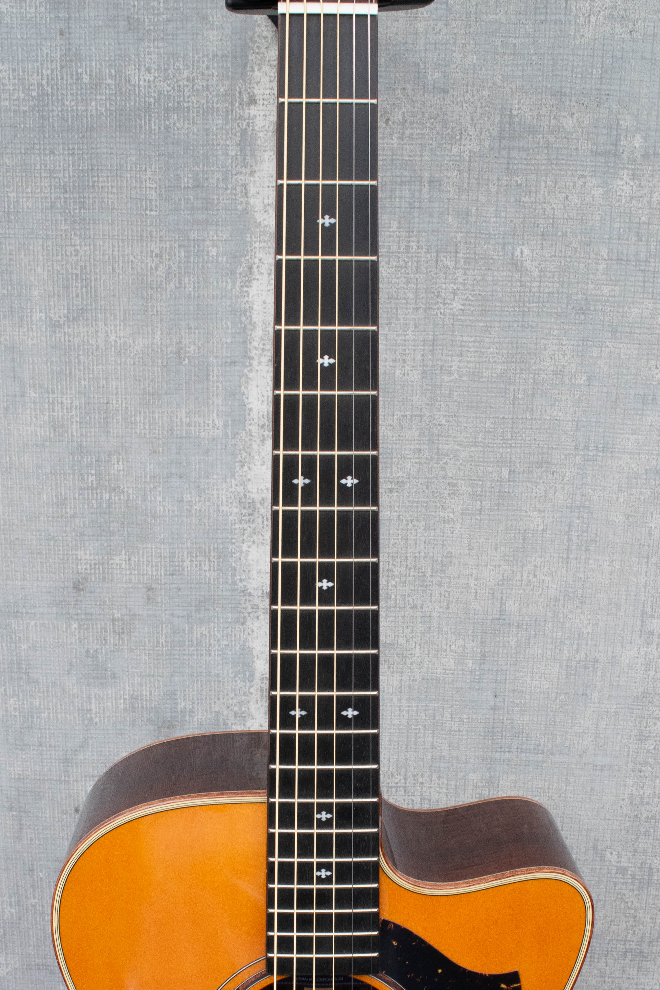 Yamaha AC5R VR Small Body Cutaway Acoustic Vintage Natural