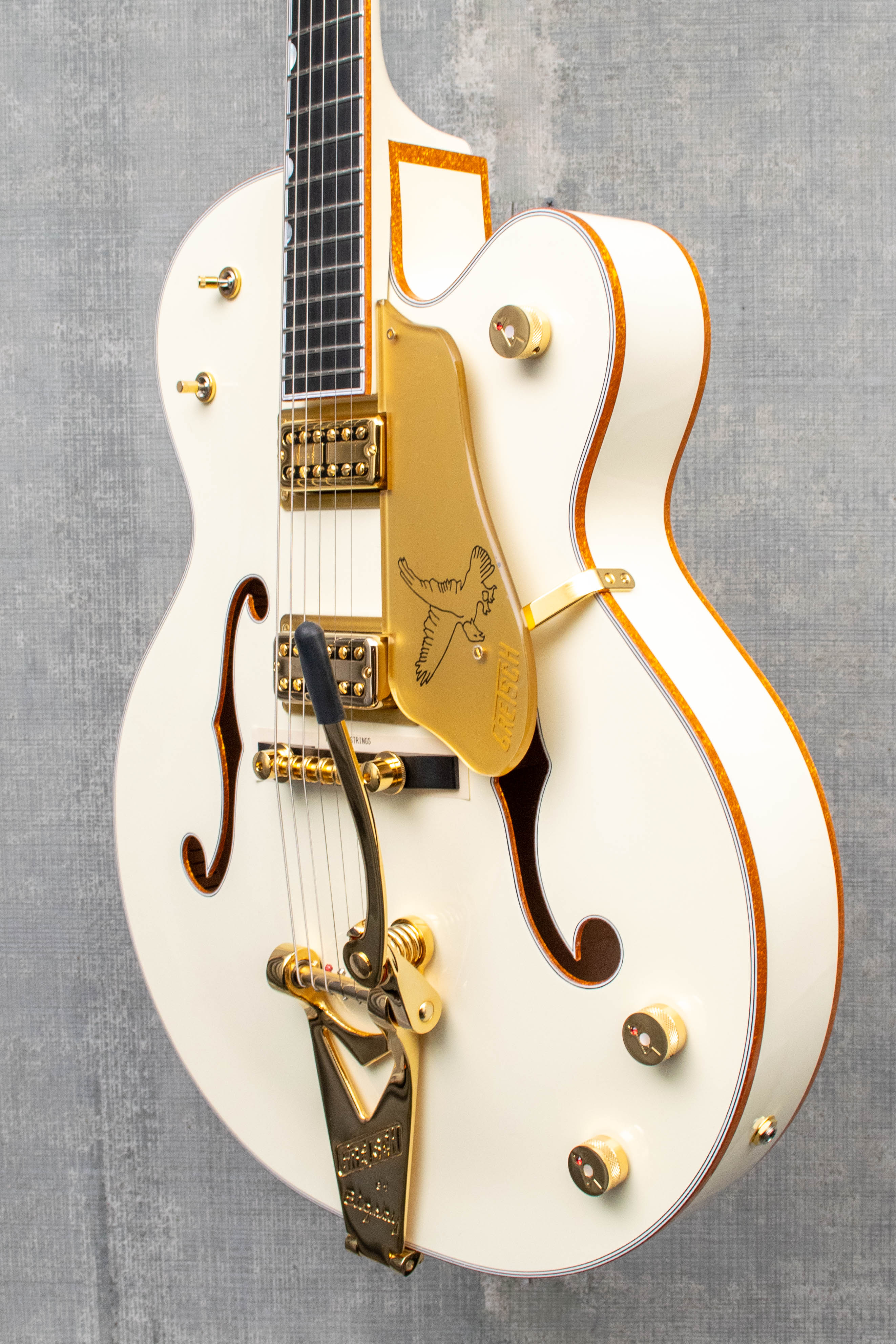 Gretsch G6136T-59 Vintage Select Edition '59 Falcon™ Hollow Body with Bigsby TV Jones Vintage White Lacquer