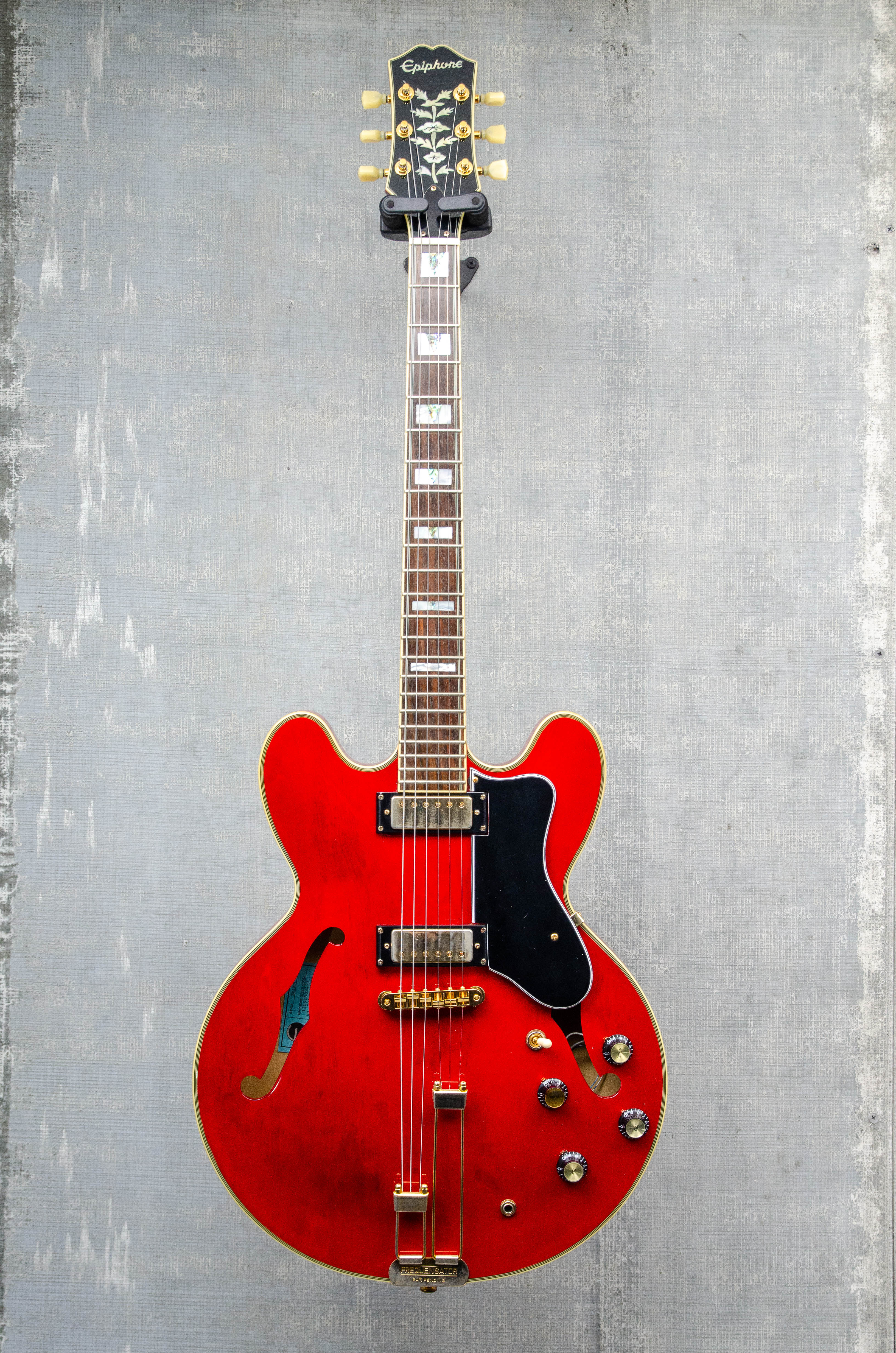 Used Epiphone '62 Sheraton Reissue (w/ Case)