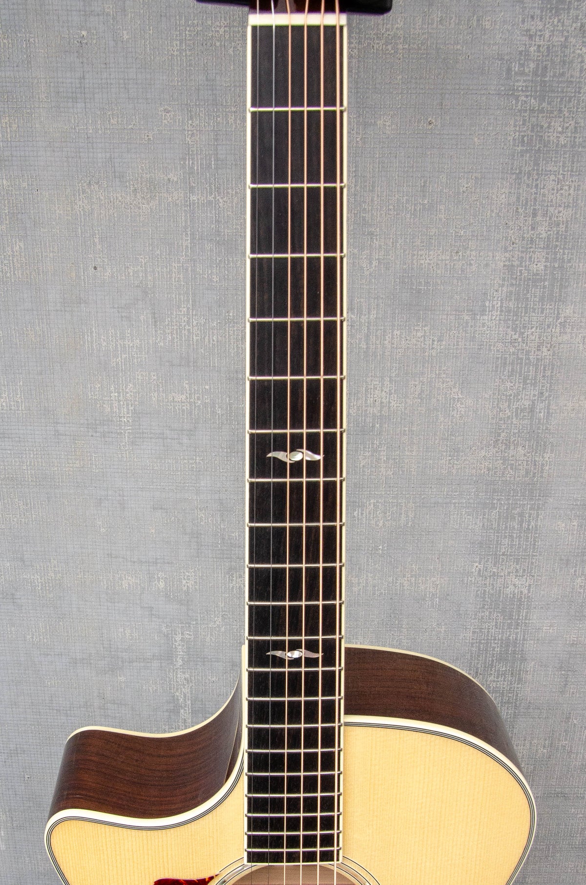 Used Eastman AC422LCE Lefty Cutaway Acoustic-Electric