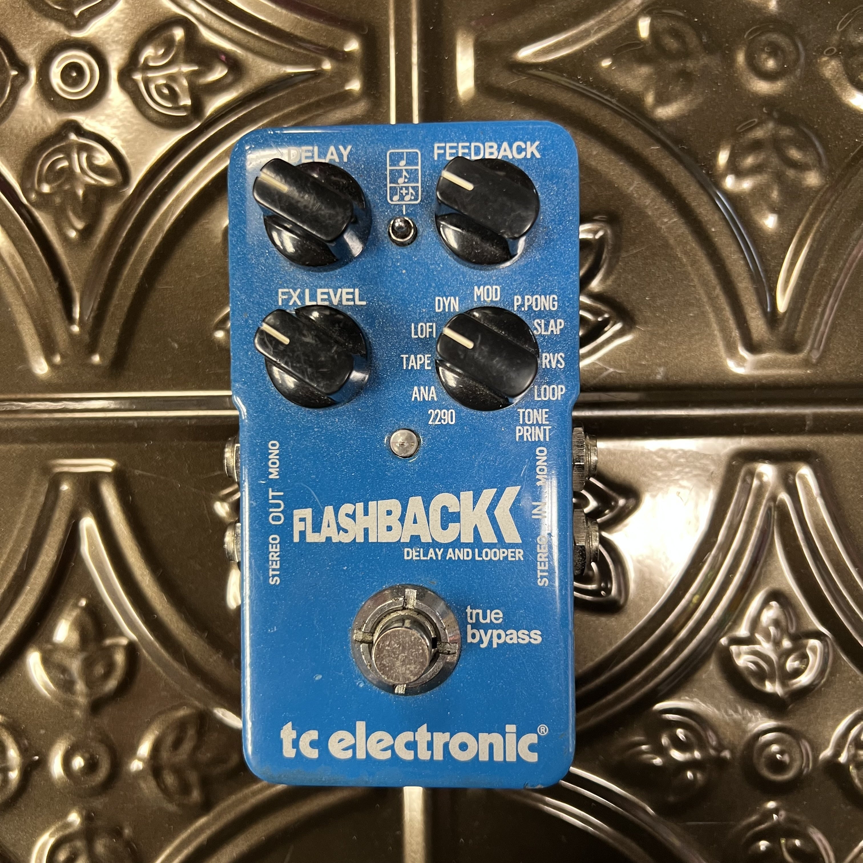 Used TC Electronic Flashback w/velcro