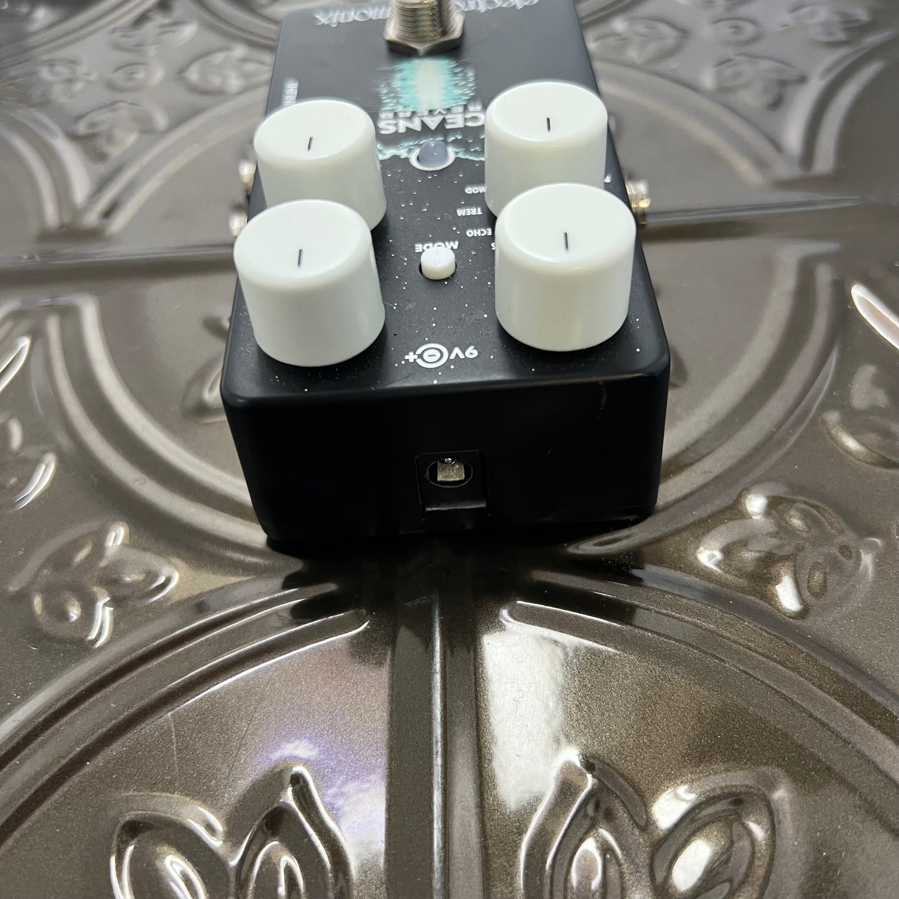 Used Electro Harmonix Oceans 11 Reverb Pedal