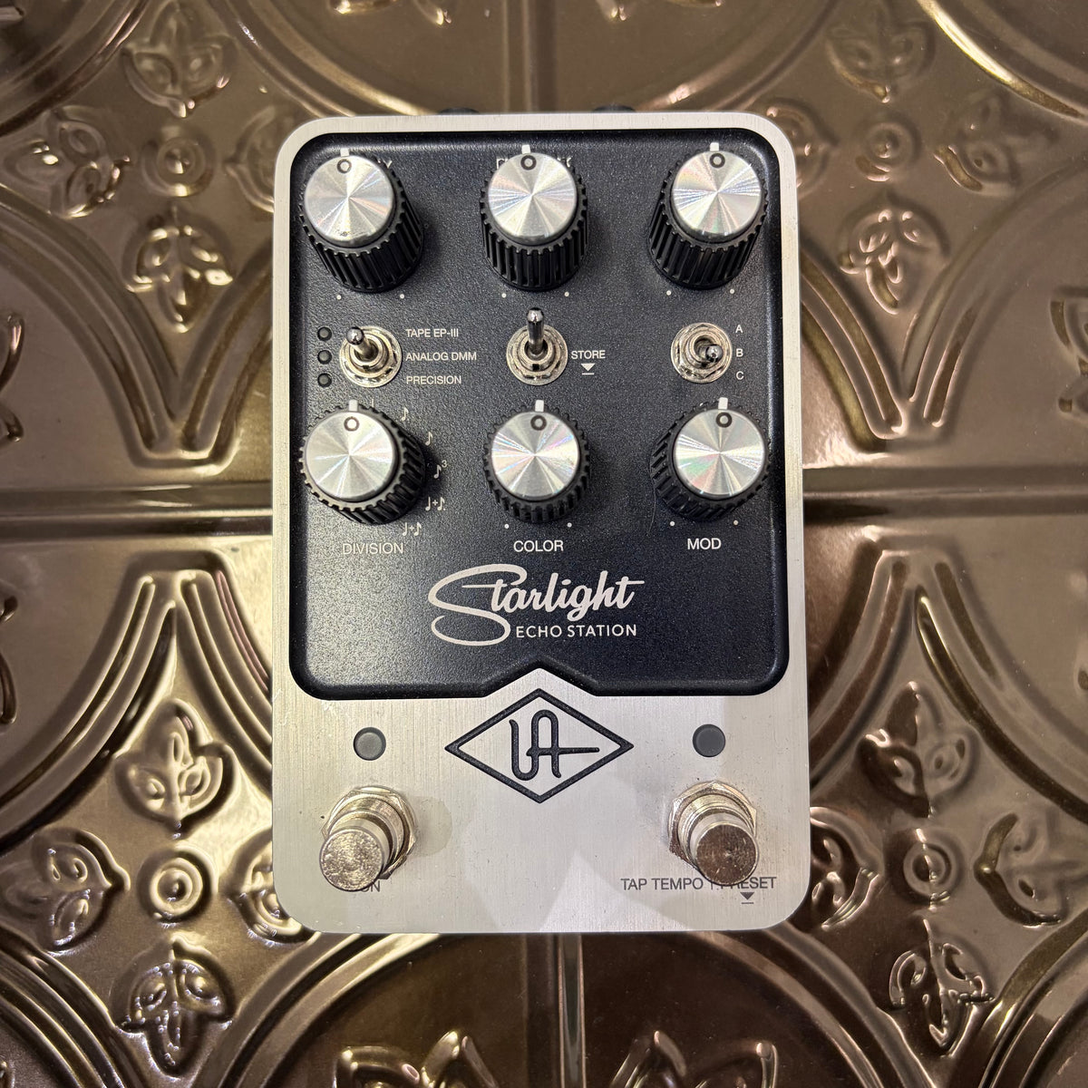Used Universal Audio Starlight Echo Station w/o box