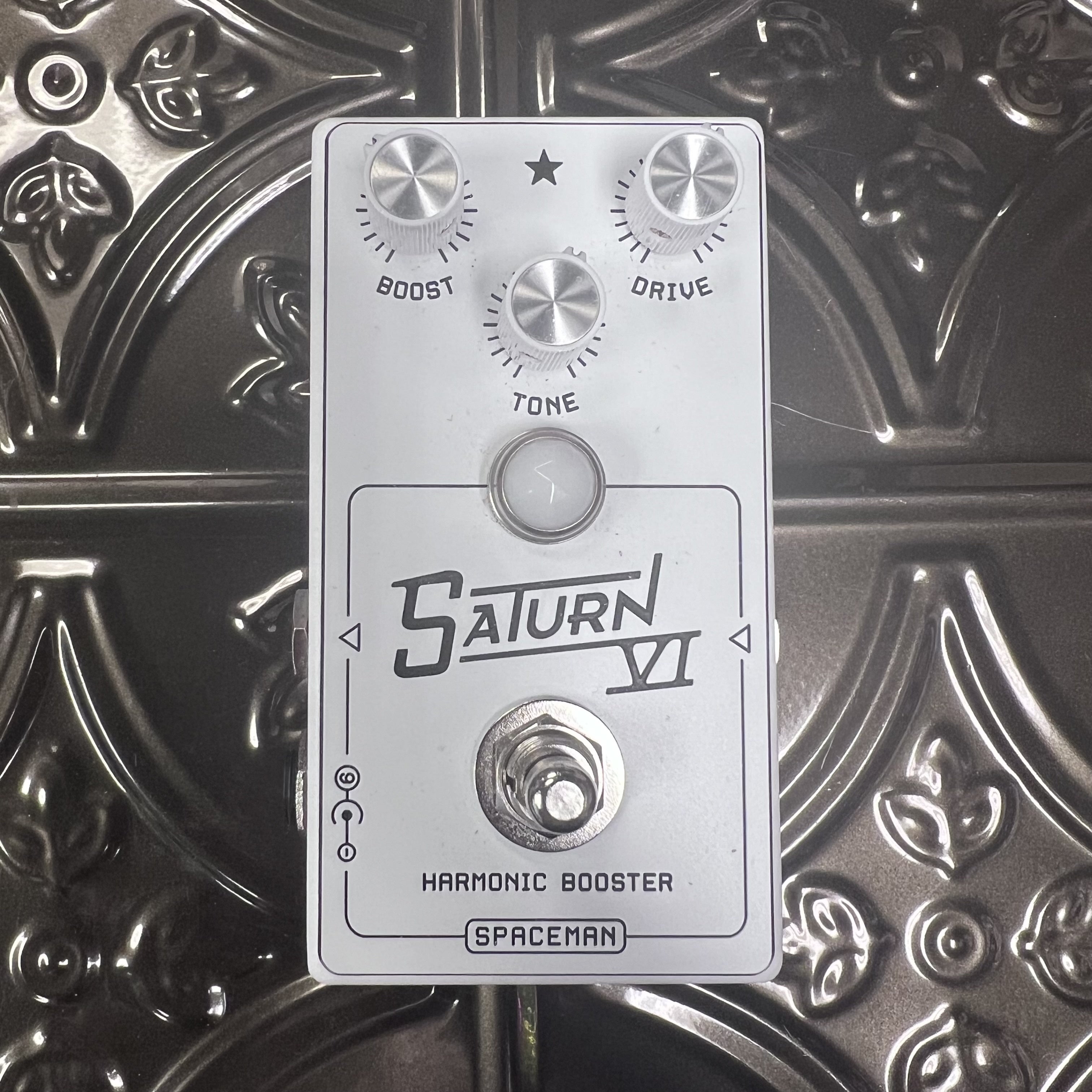 Used Spaceman Effects Saturn VI White/White