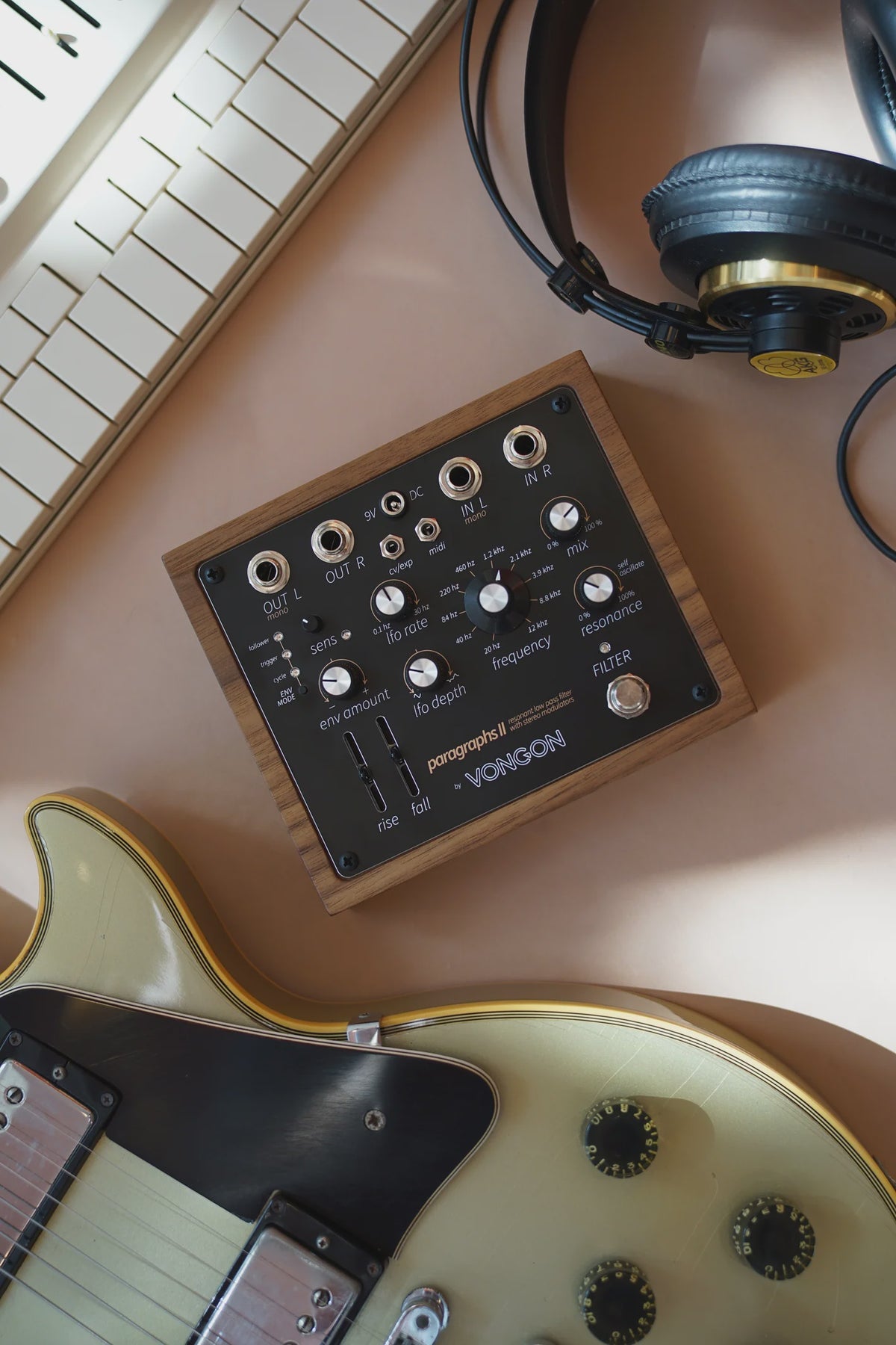 Vongon Paragraphs II Resonant Low-Pass Filter