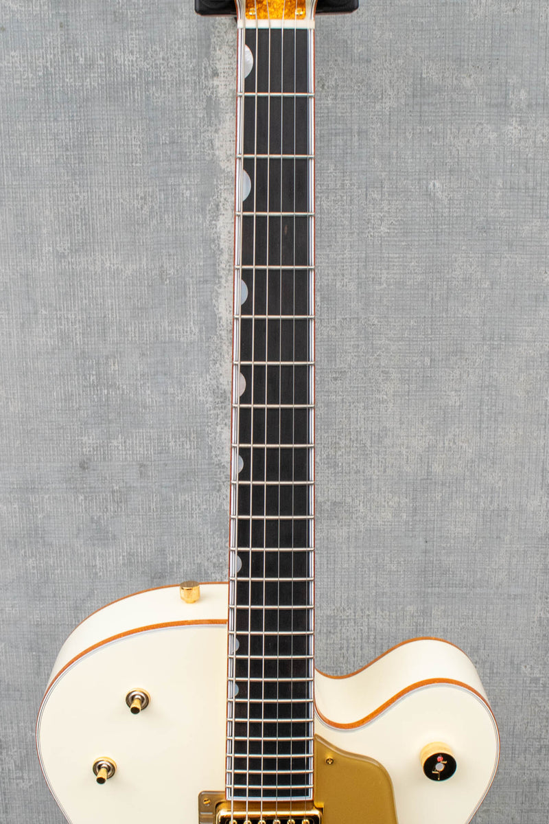 Used Gretsch G6136T-59 Vintage Select Edition '59 Falcon Hollow Body with Bigsby Vintage White