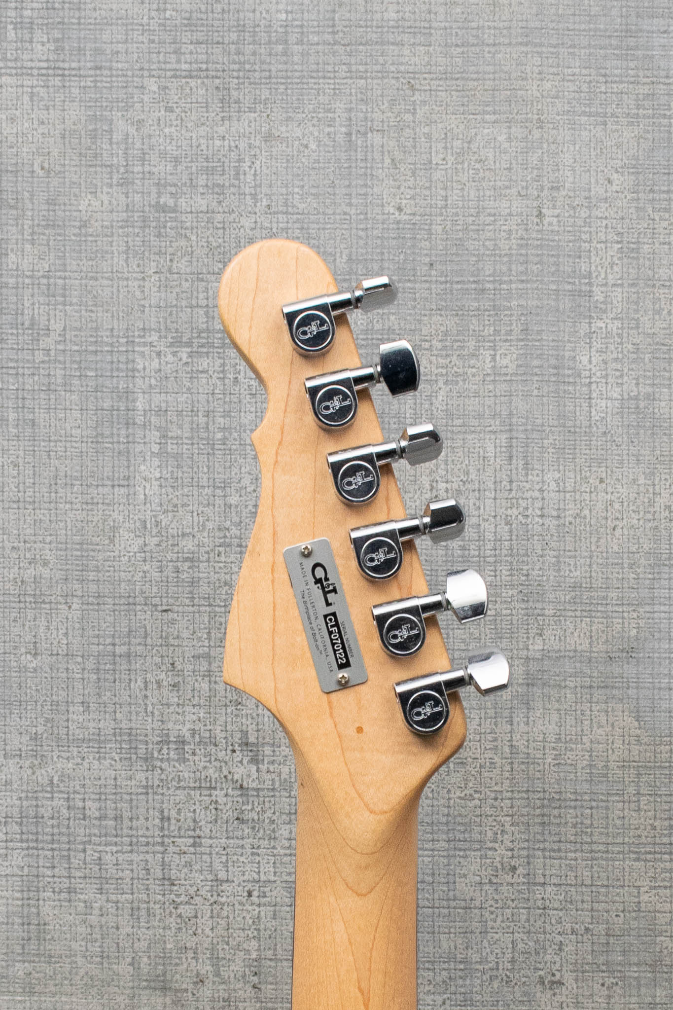 Used G&L S-500 USA - Vintage White (2014)
