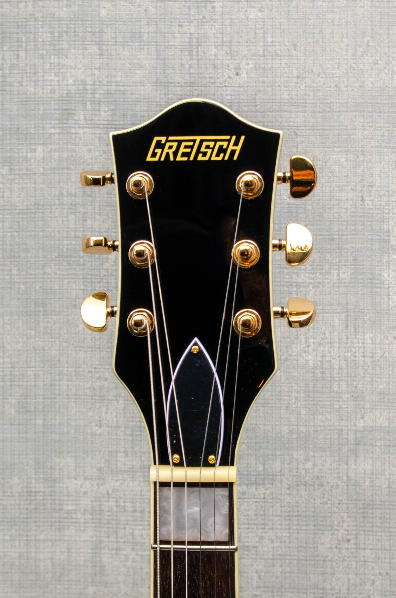 Gretsch G2420TG Streamliner Hollow Body with Bigsby LTD Broad'Tron BT-3S Cadillac Green