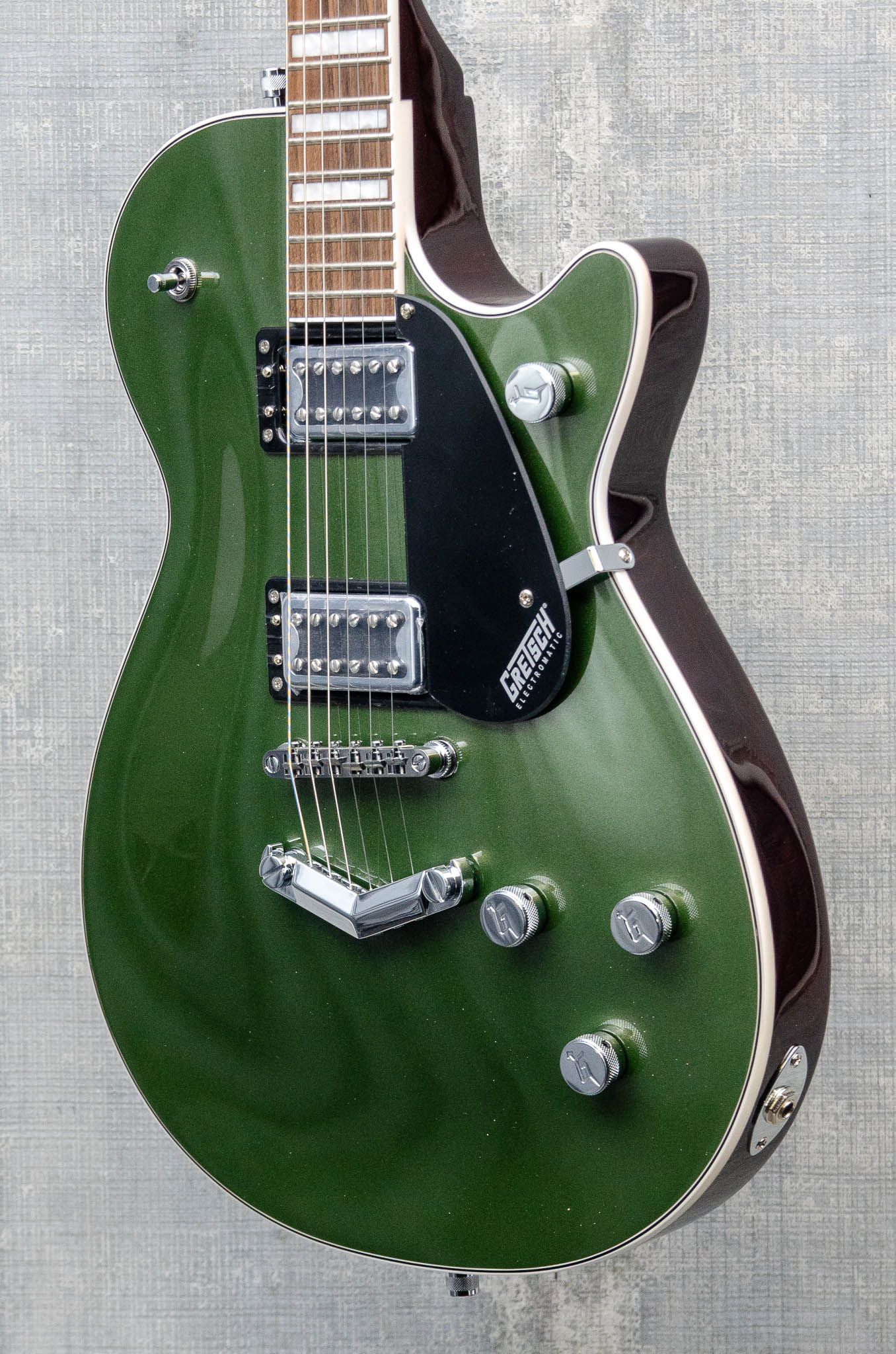 MINT Gretsch G5220 Electromatic Jet BT Single-Cut with V-Stoptail Olive Metallic