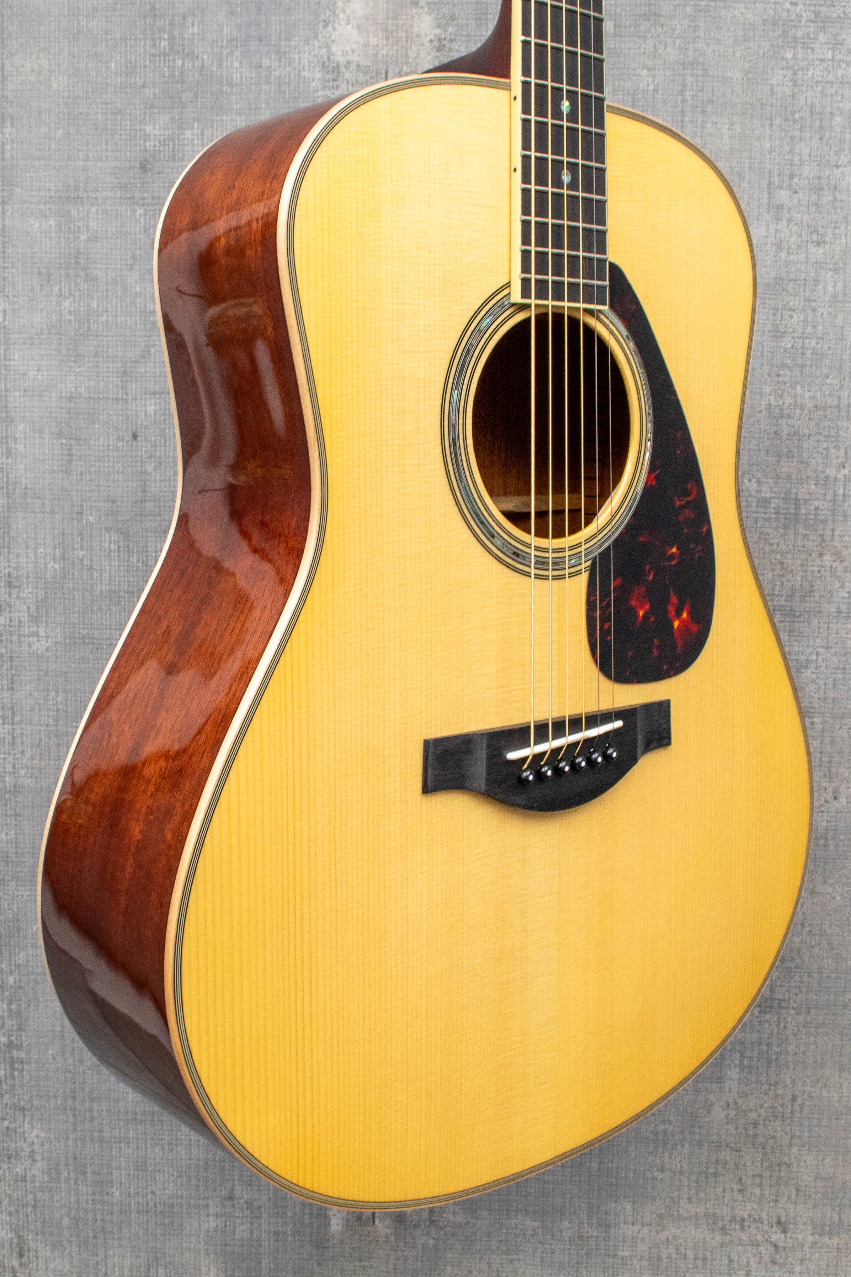 Yamaha LL16MHB ARE Jumbo