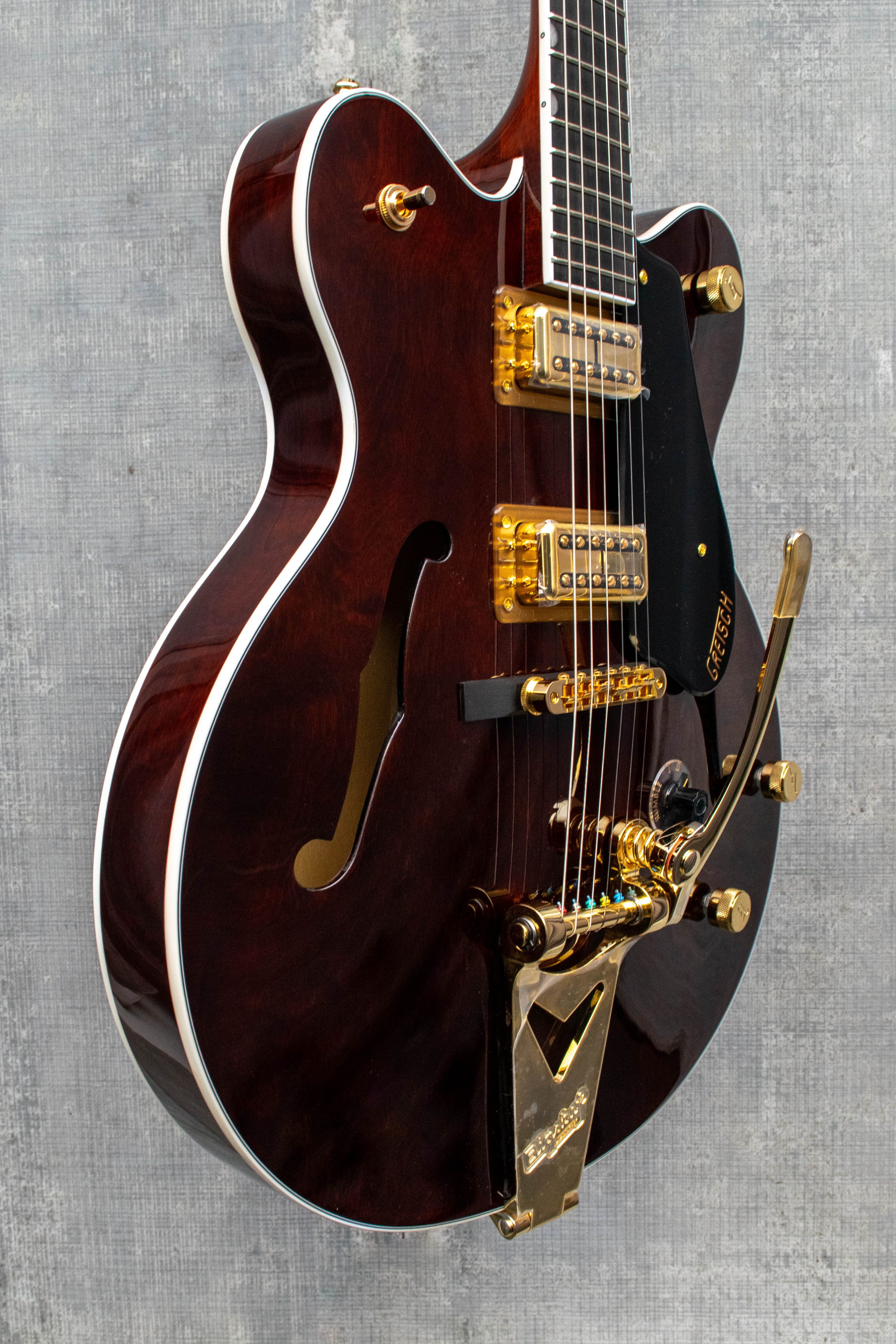 Gretsch  Limited Edition Abbey Road Studiomatic™ Hollow Body with Bigsby® and Gold Hardware, Ebony Fingerboard, Classic Walnut Stain