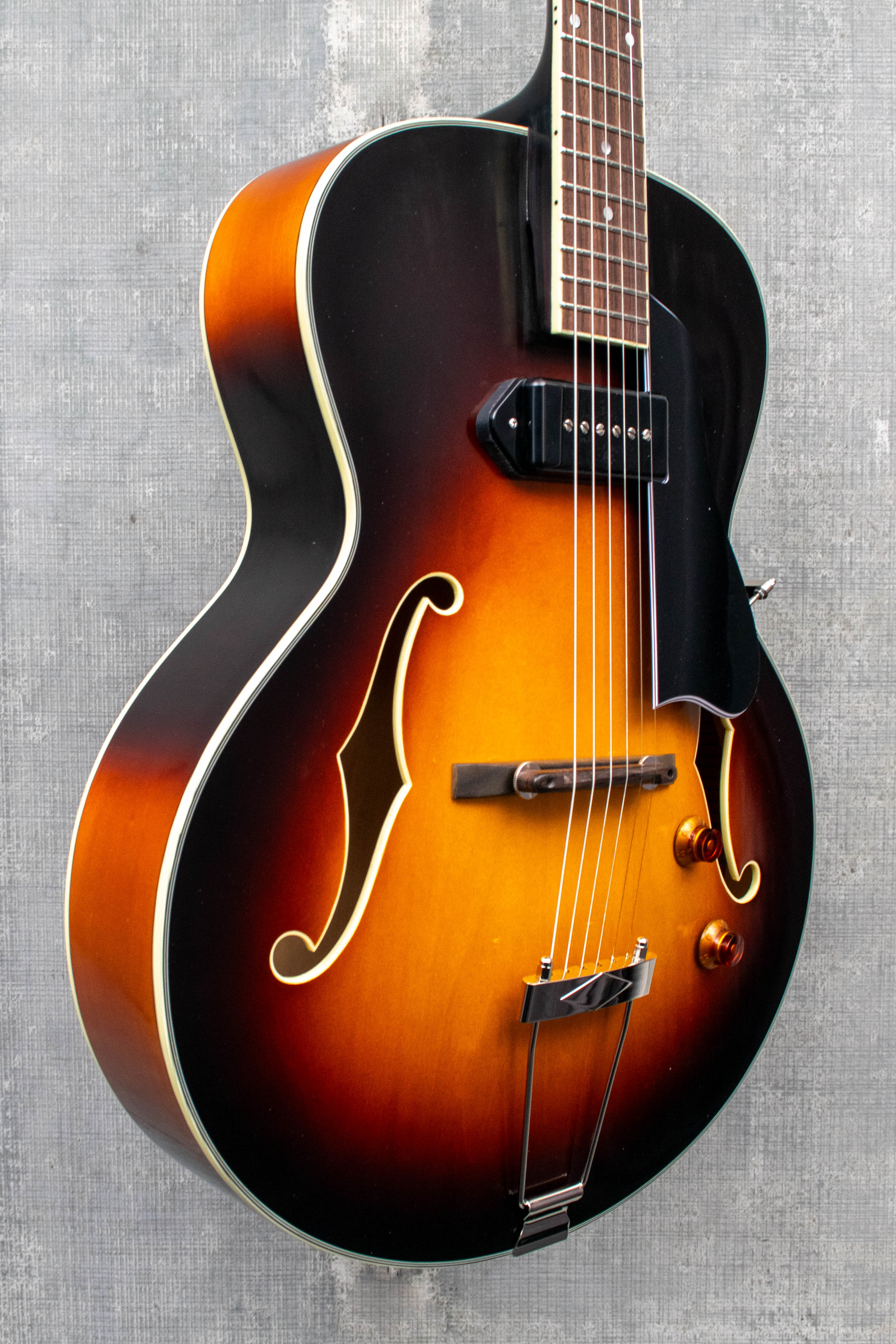 Eastman AR405-P90/TV-SB Archtop