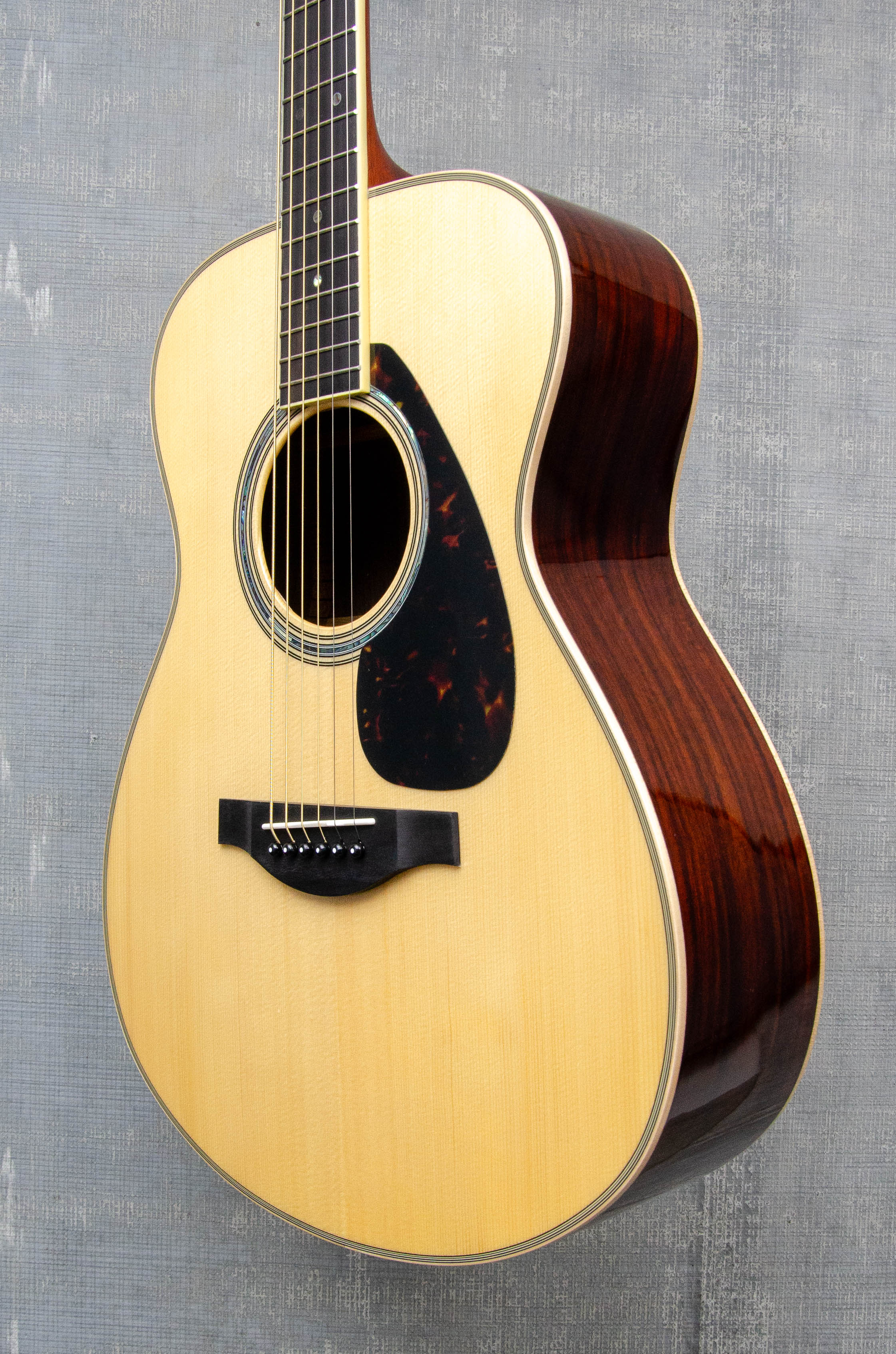 Yamaha LS16 Acoustic-Electric Concert Guitar