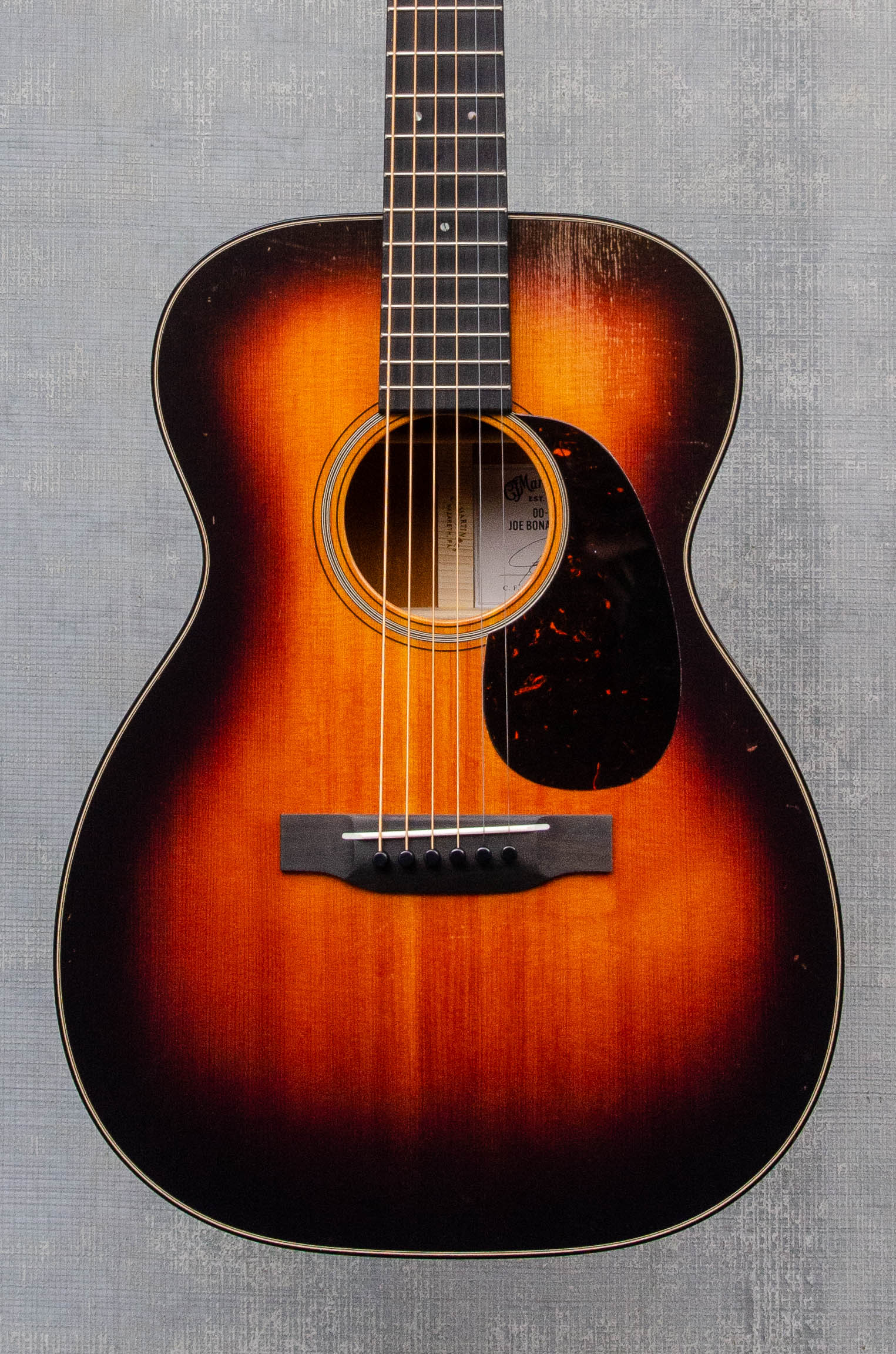 Martin 00-18 Joe Bonamassa Signature 00-14 Fret Acoustic