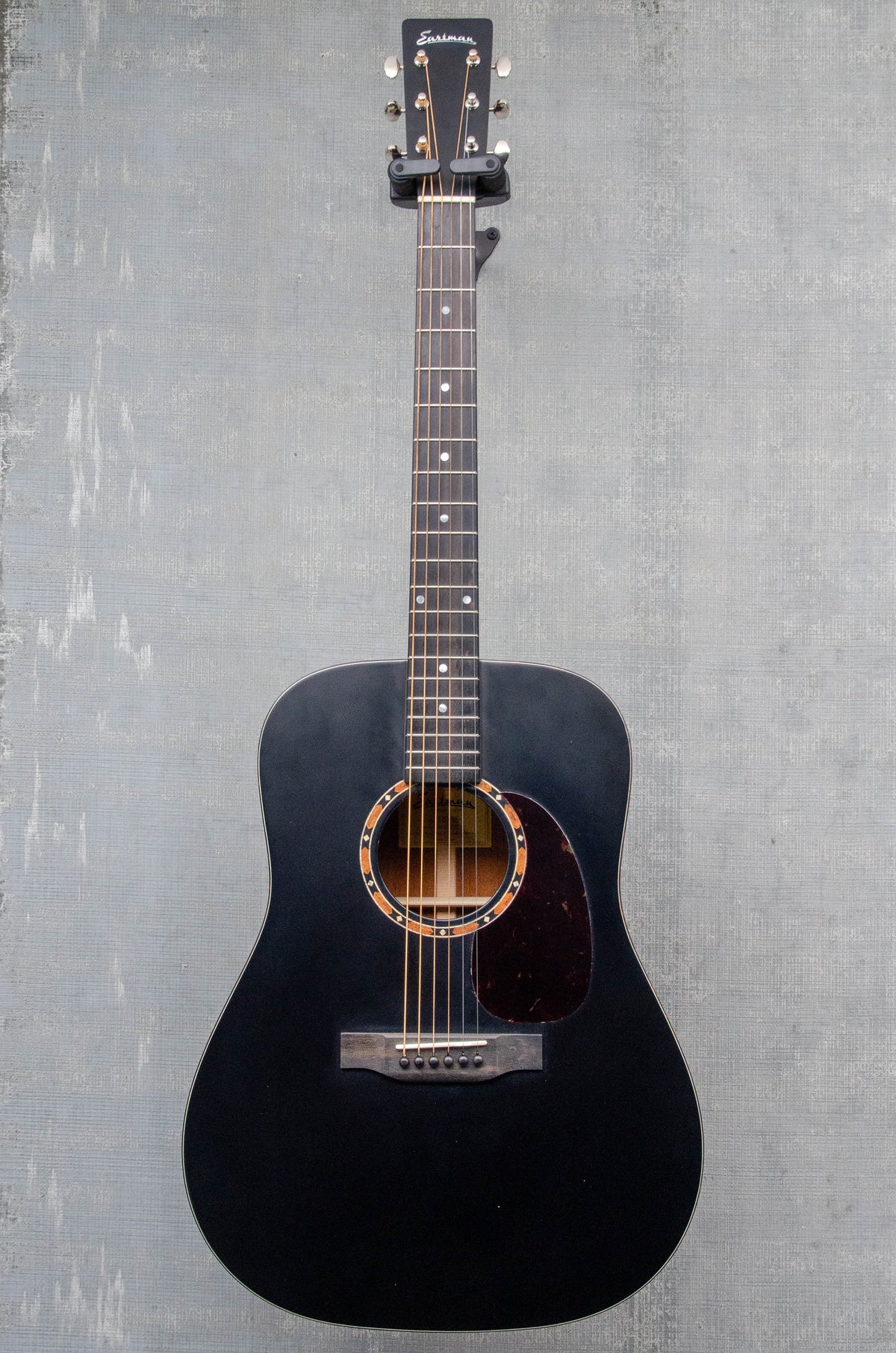 Used Eastman E2D-BK w/bag