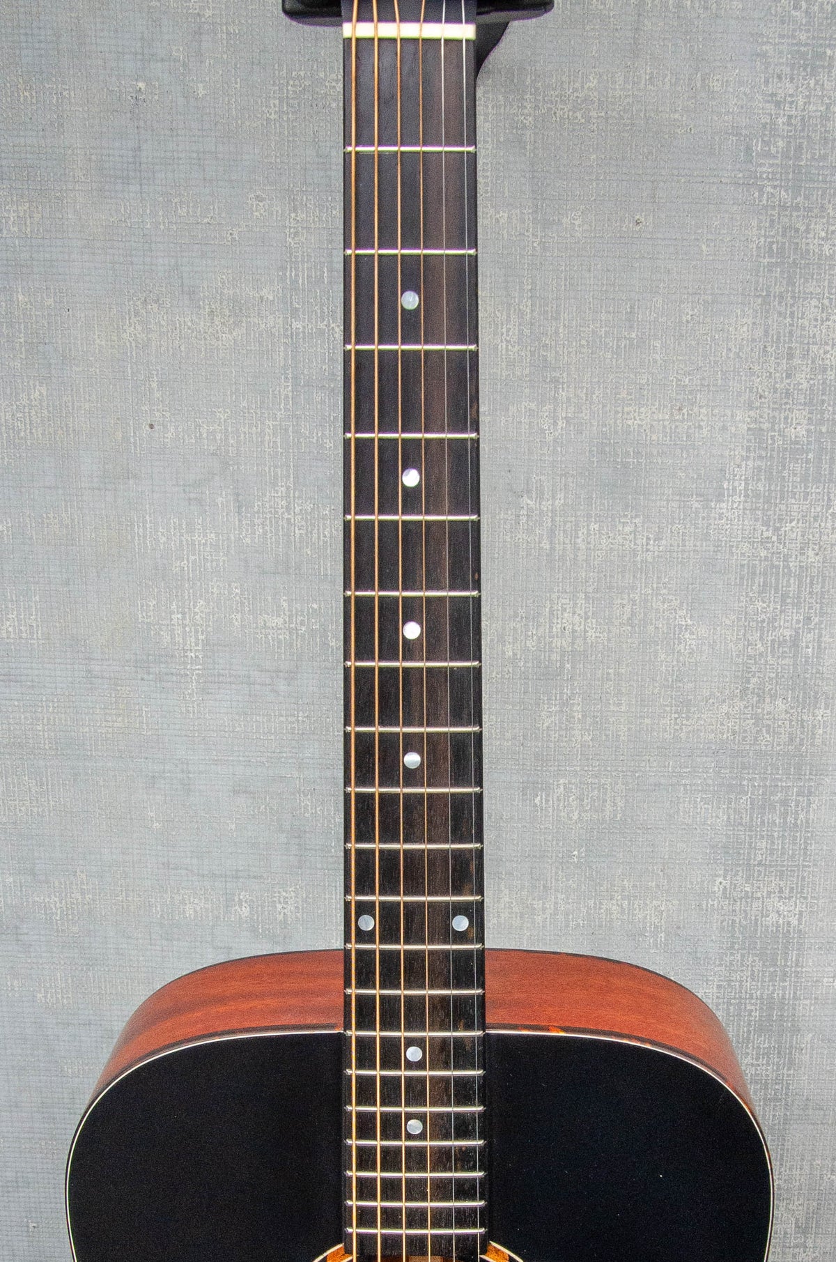 Used Eastman E2D-BK w/bag
