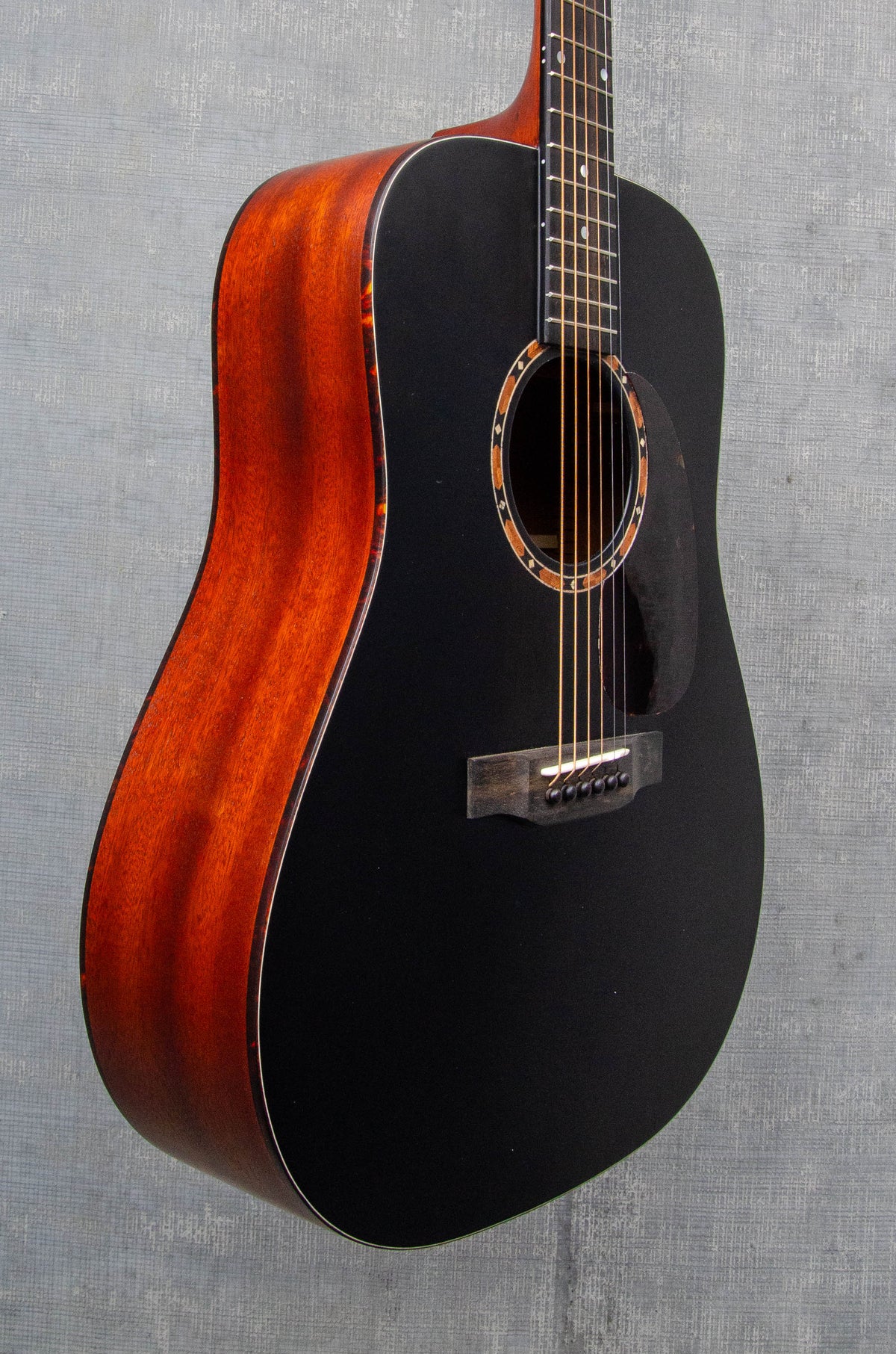 Used Eastman E2D-BK w/bag