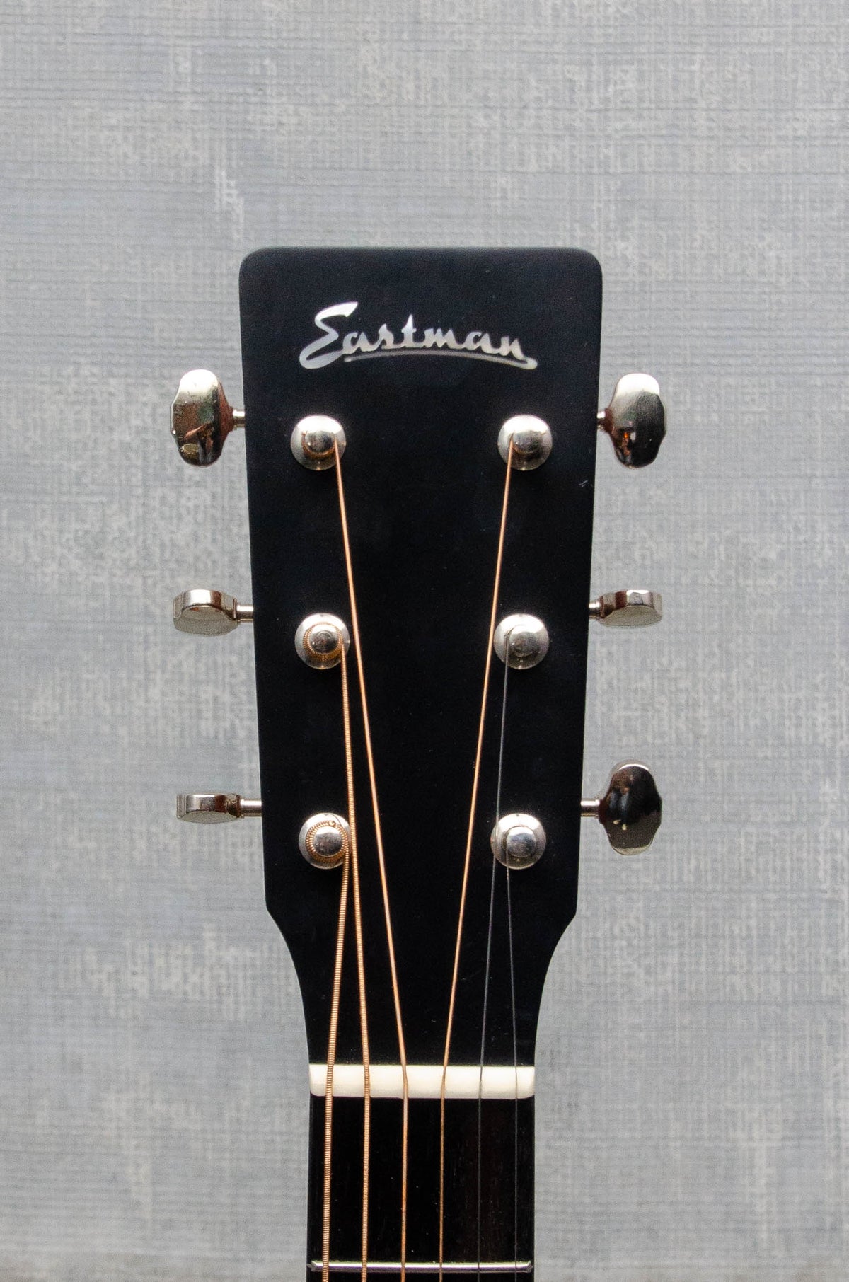 Used Eastman E2D-BK w/bag