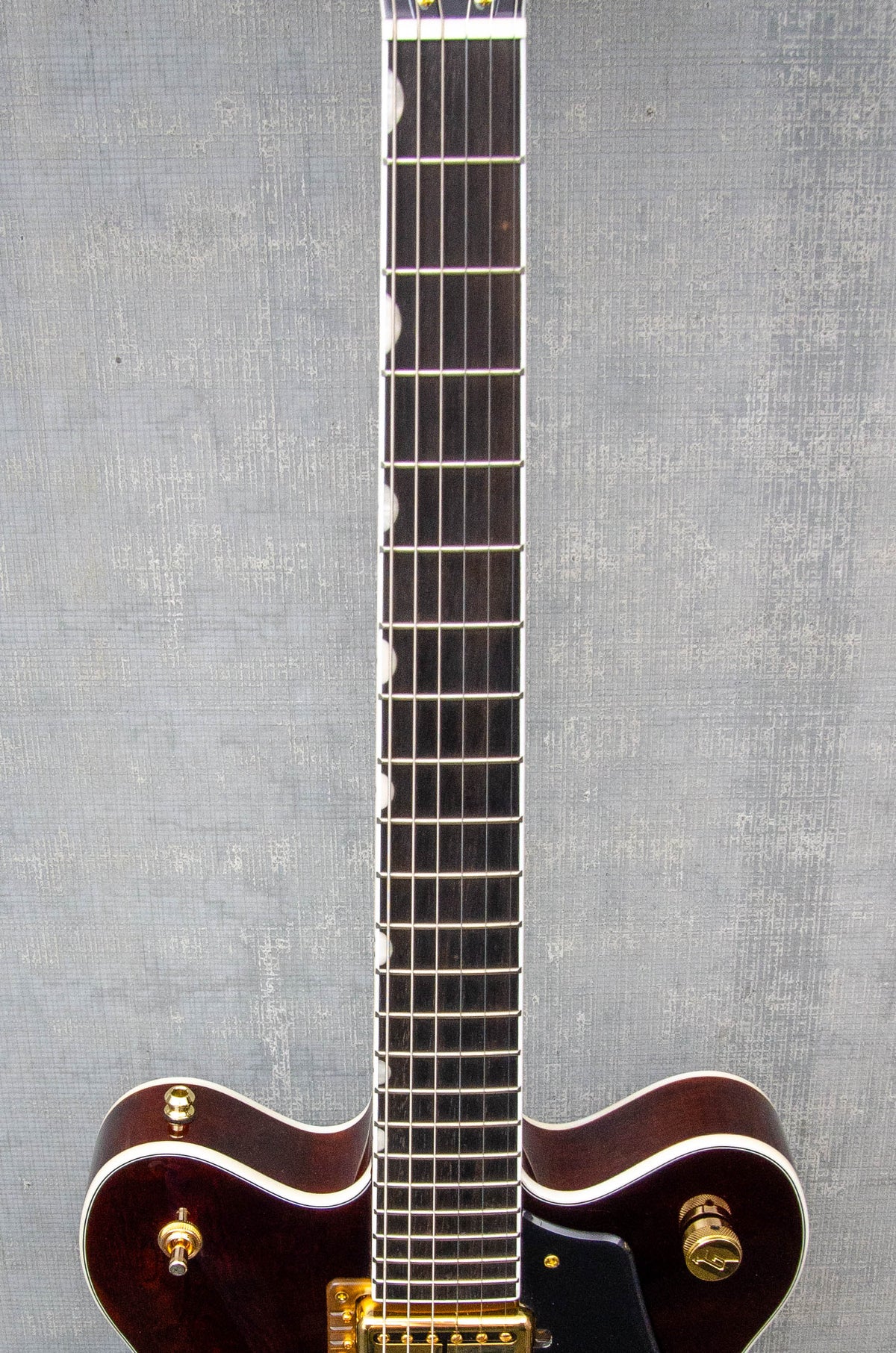 Gretsch Limited Edition Abbey Road Studiomatic Hollow Body with Bigsby® and Gold Hardware Classic Walnut Stain B-Stock