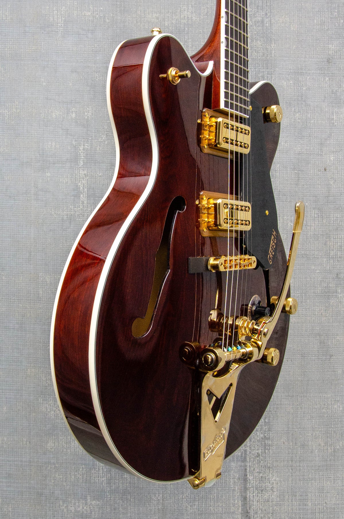 Gretsch Limited Edition Abbey Road Studiomatic Hollow Body with Bigsby® and Gold Hardware Classic Walnut Stain B-Stock
