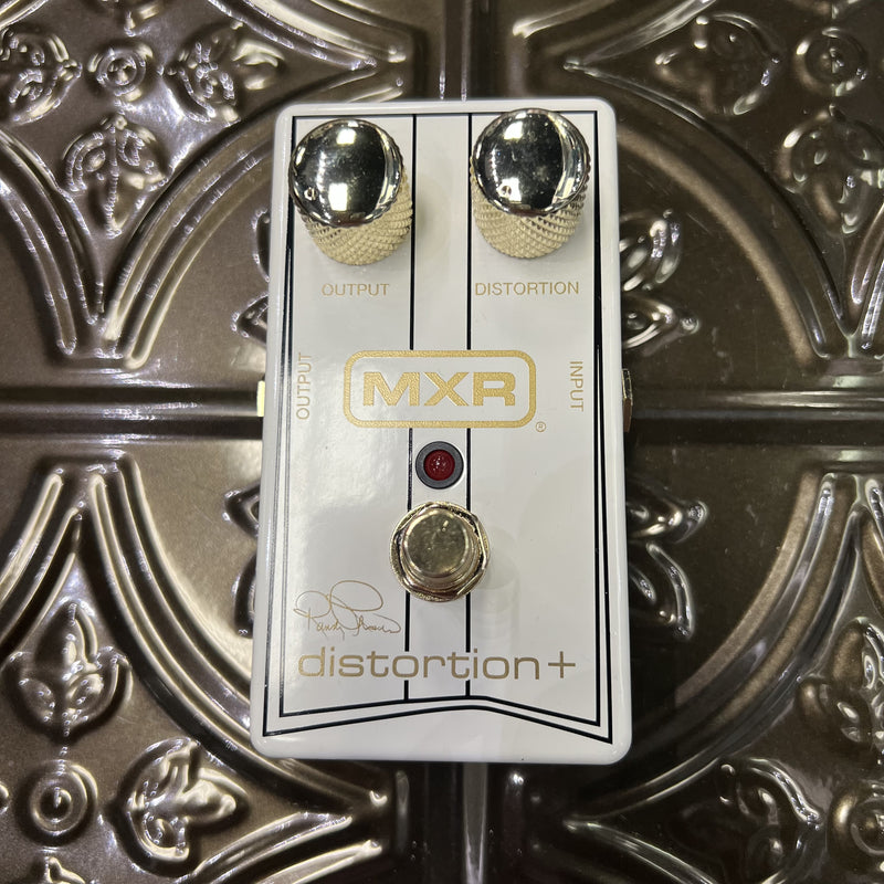 Open Box RANDY RHOADS MXR® SPECIAL EDITION DISTORTION+ RR104C