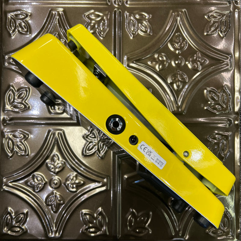 Used Kirk Hammett Cry Baby Wah Yellow Sparkle Special Edition