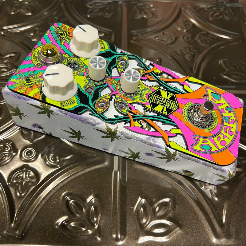 Used Beetronics Abelha Tropical Fuzz Pedal - Custom Shop 420 Edition