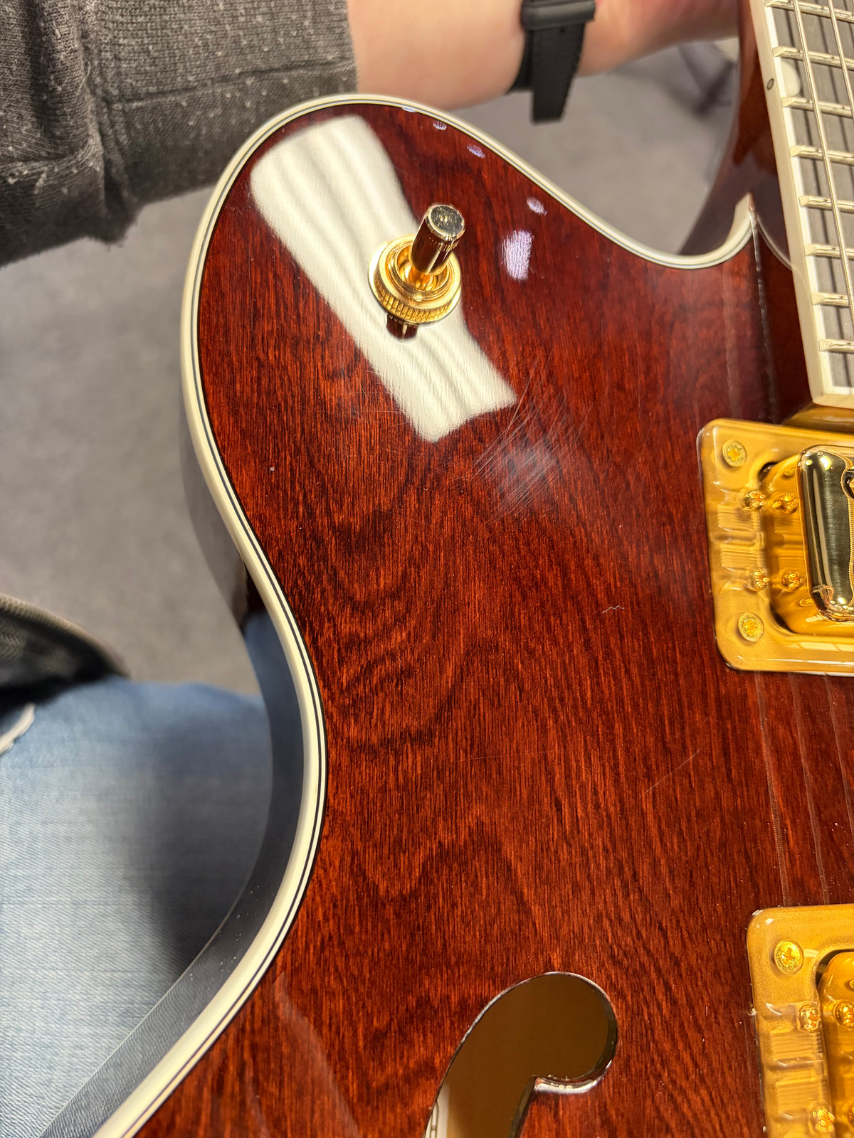Gretsch Limited Edition Abbey Road Studiomatic Hollow Body with Bigsby® and Gold Hardware Classic Walnut Stain B-Stock