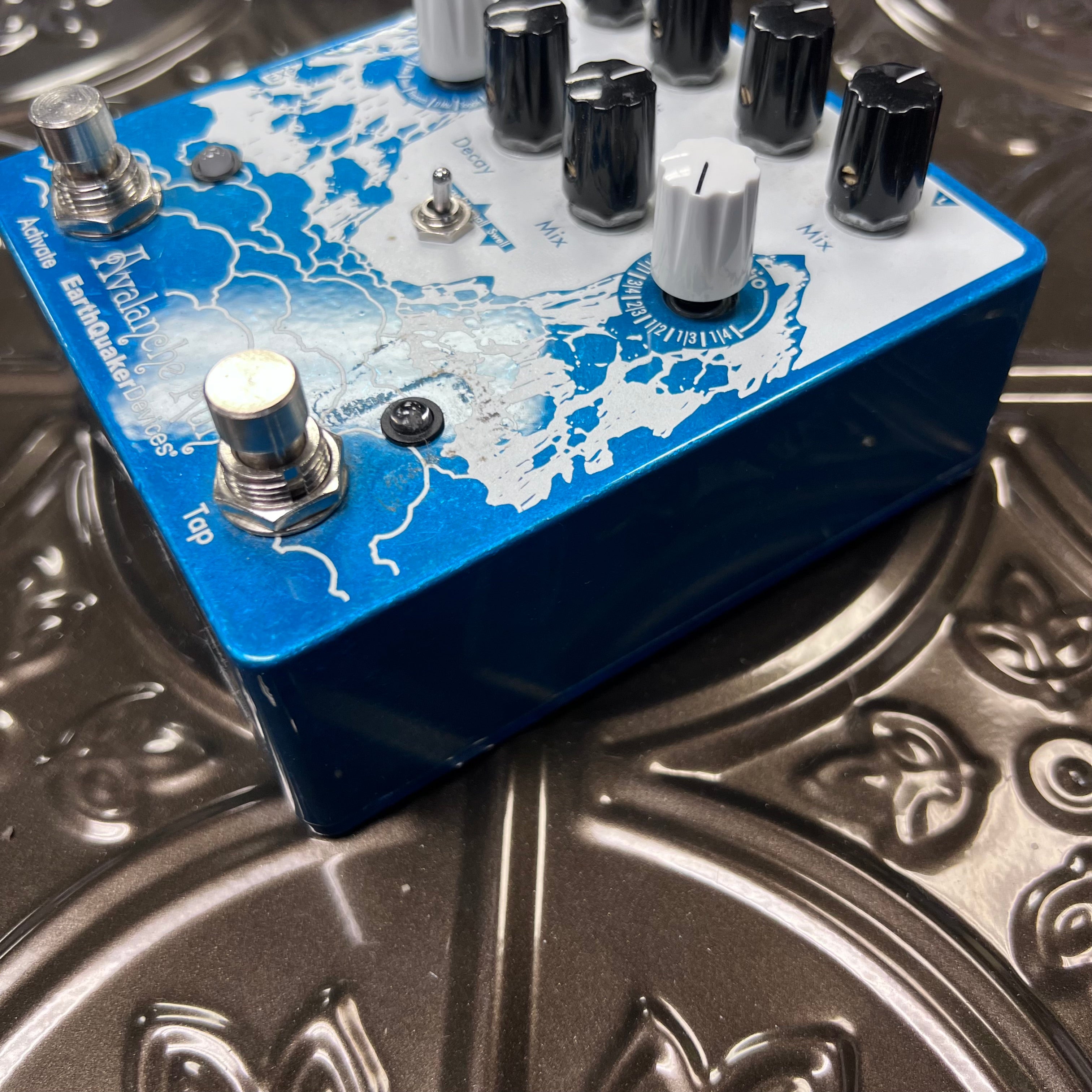 Used EarthQuaker Devices Avalanche Run MKII