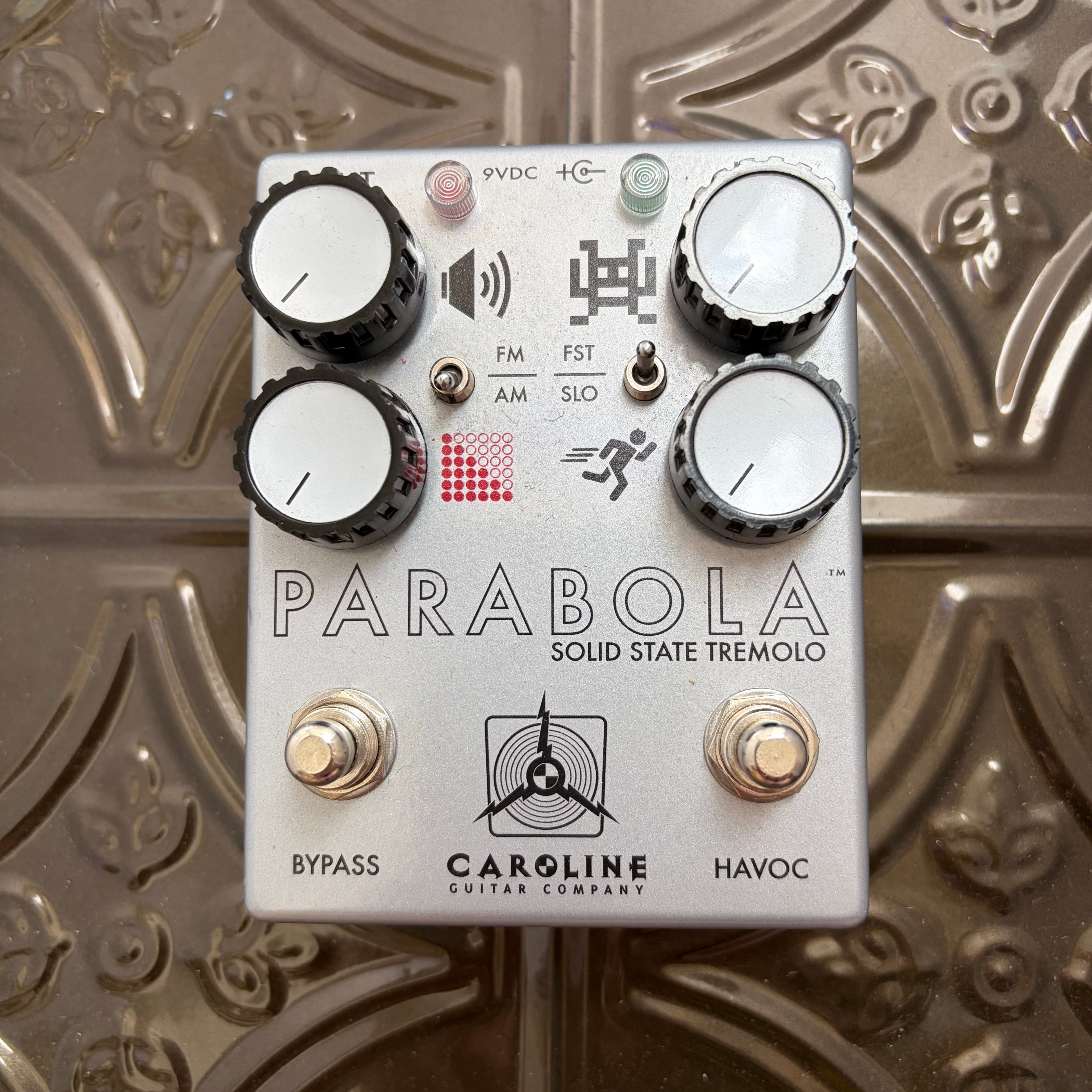 Used Caroline Guitar Company Parabola Solid State Tremolo w/box