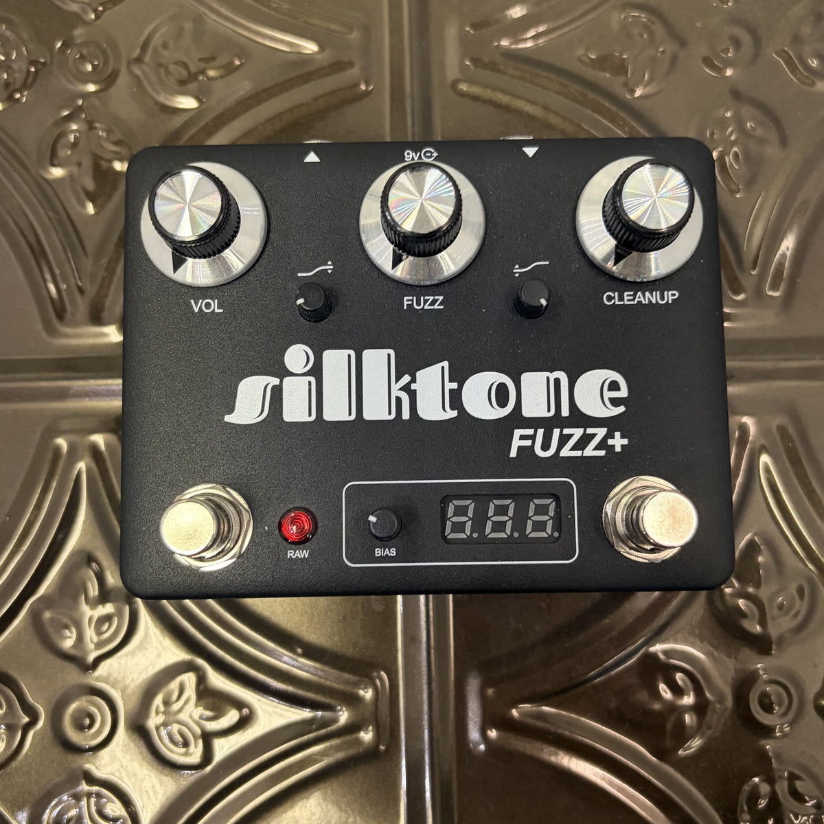 Used Silktone Fuzz +  (Dark ) Black