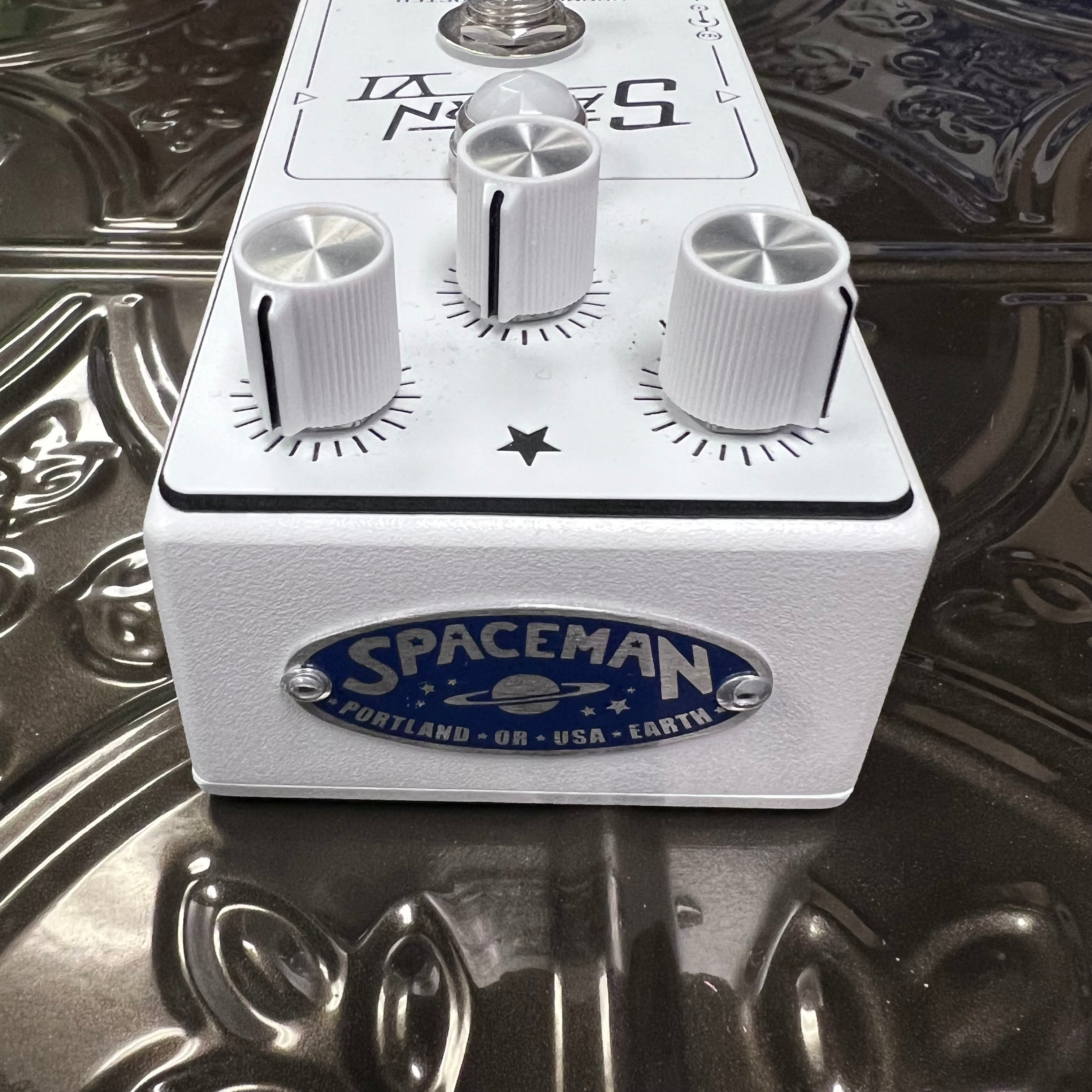 Used Spaceman Effects Saturn VI White/White