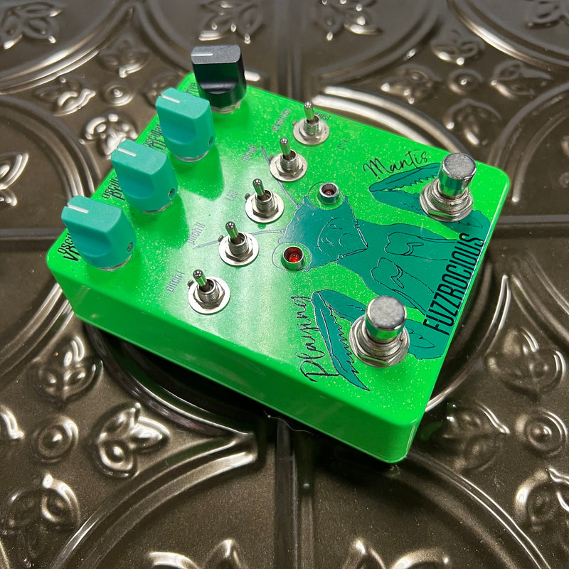 Used Fuzzrocious Playing Mantis Drive/Oscillator