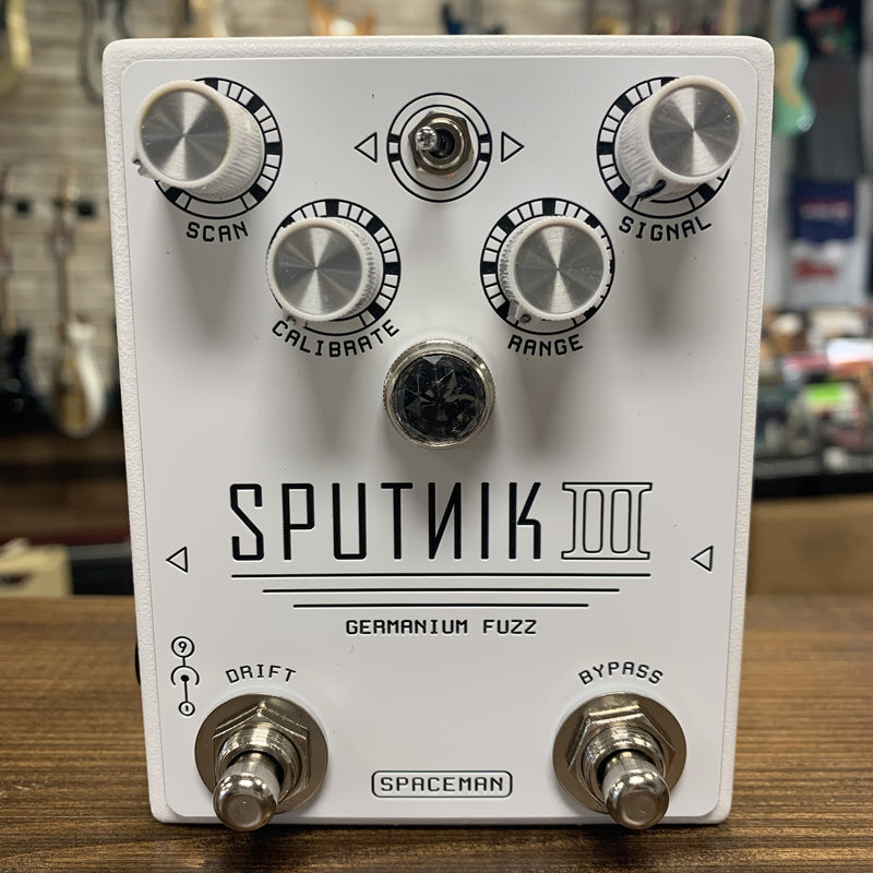 Spaceman Sputnik III White/White Edition