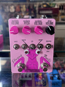 Fuzzrocious Playing Mantis Drive/Oscillator Pink